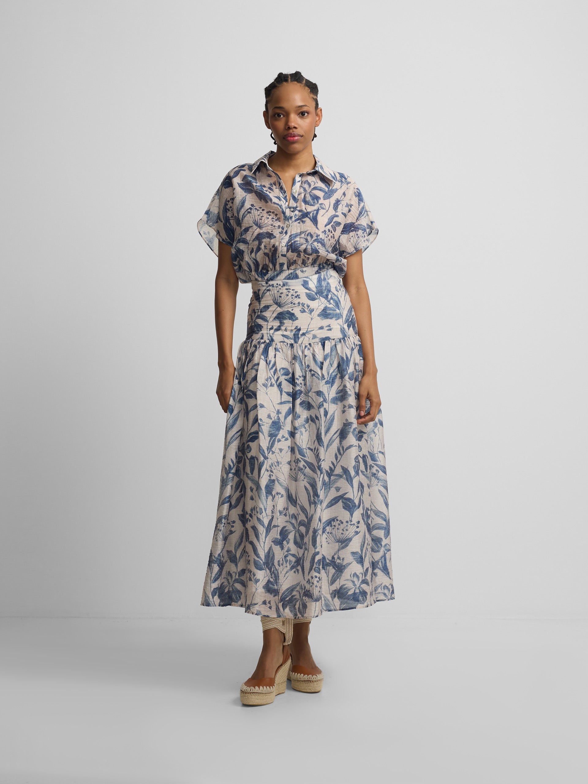 Falda estampado flores azul