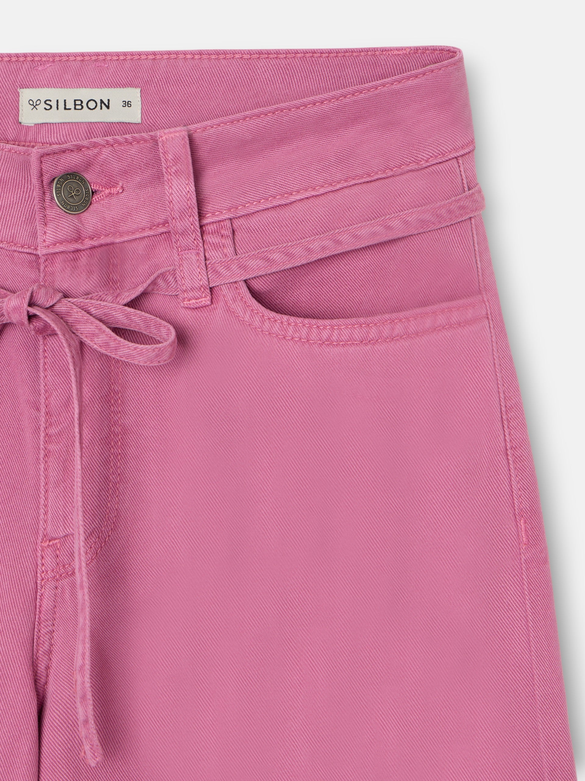 Pantalon en velours côtelé framboise