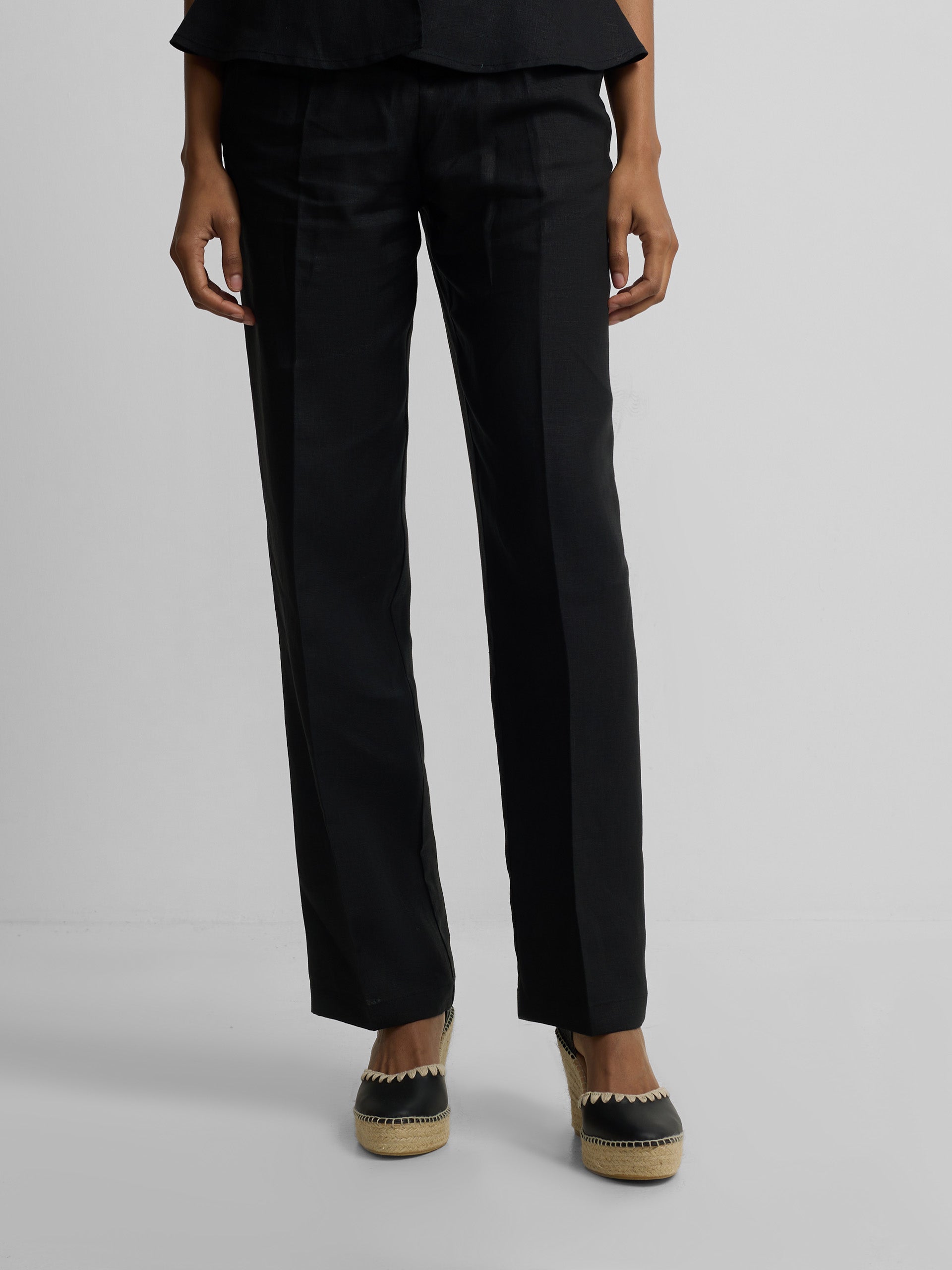 Calças de linho pretas