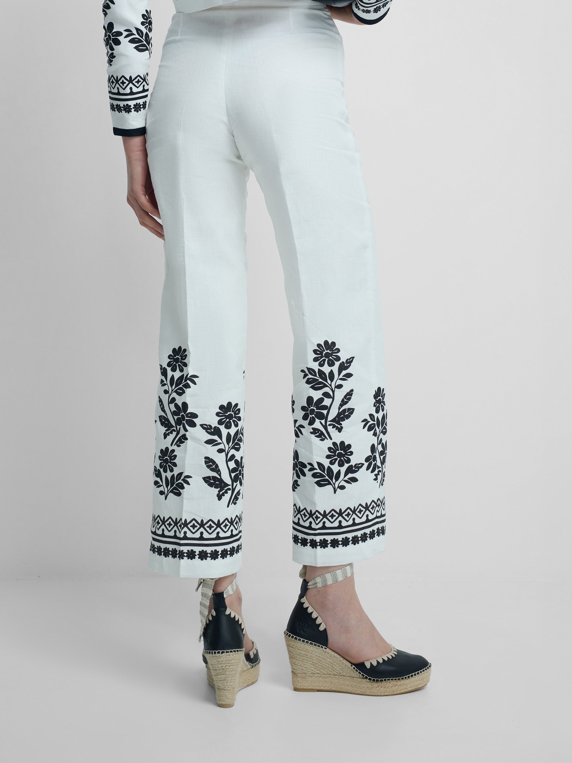Pantalon estampado flores blanca
