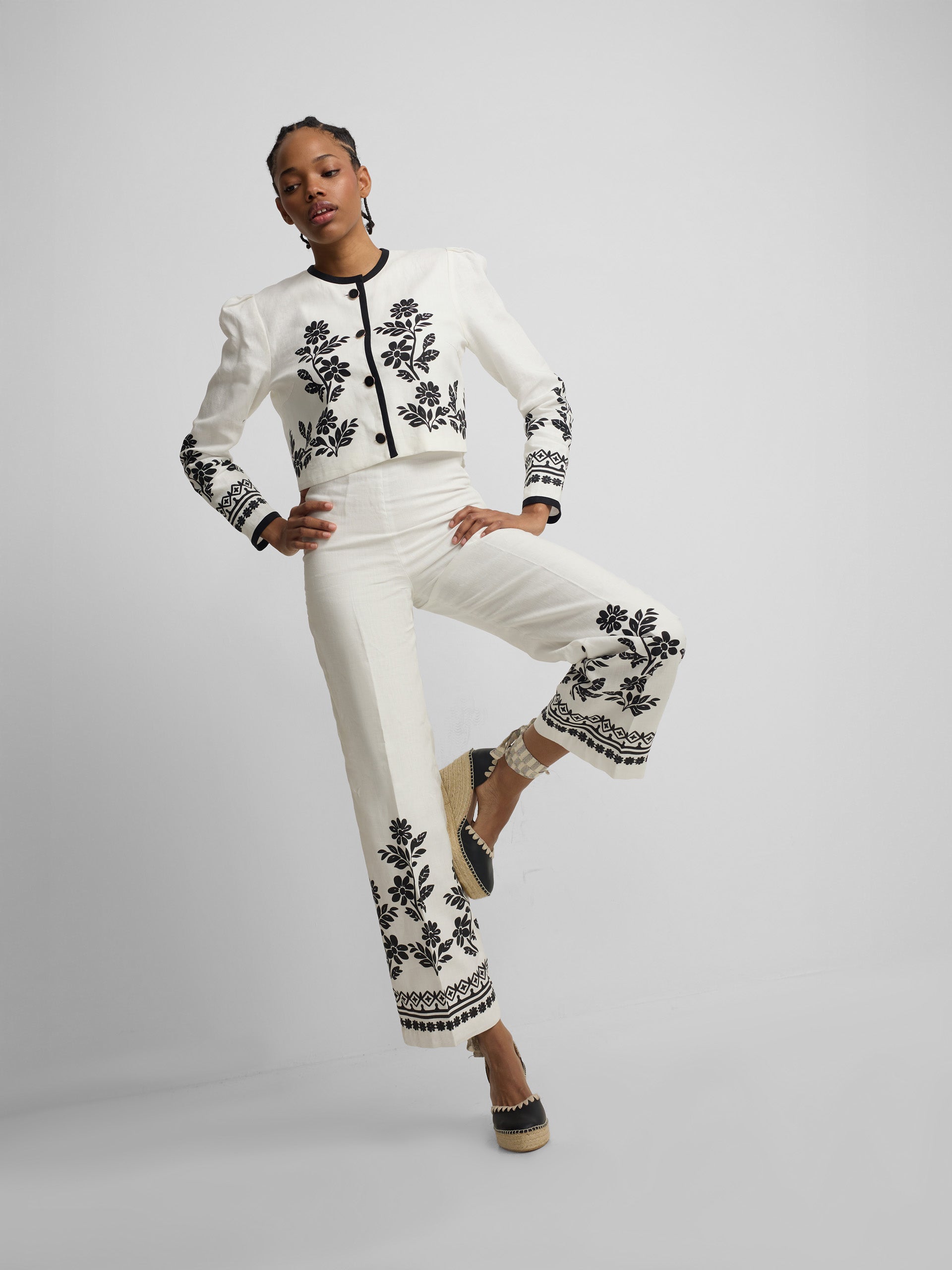 Pantalon estampado flores blanca