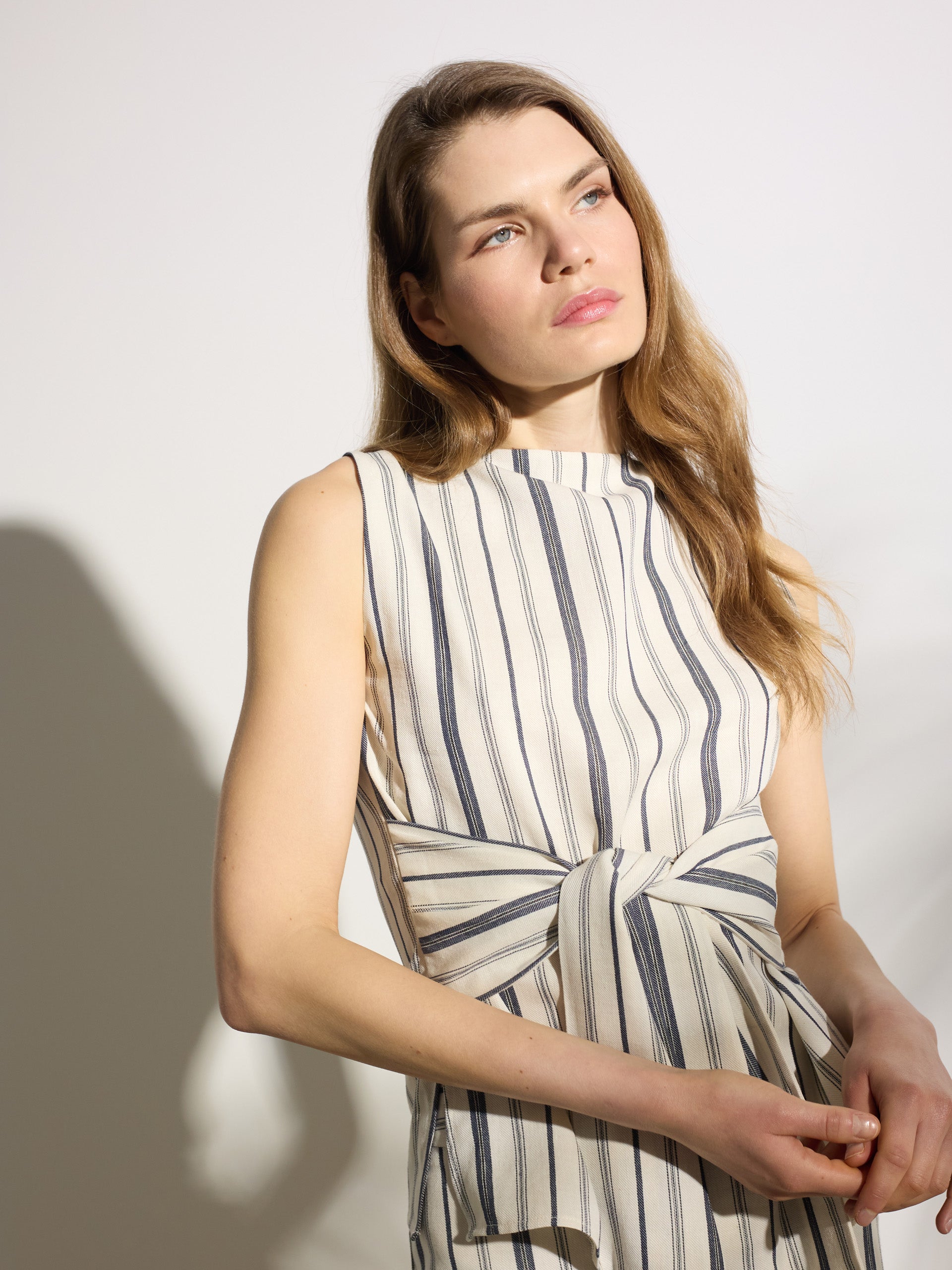 Top unique knot stripes blue and beige