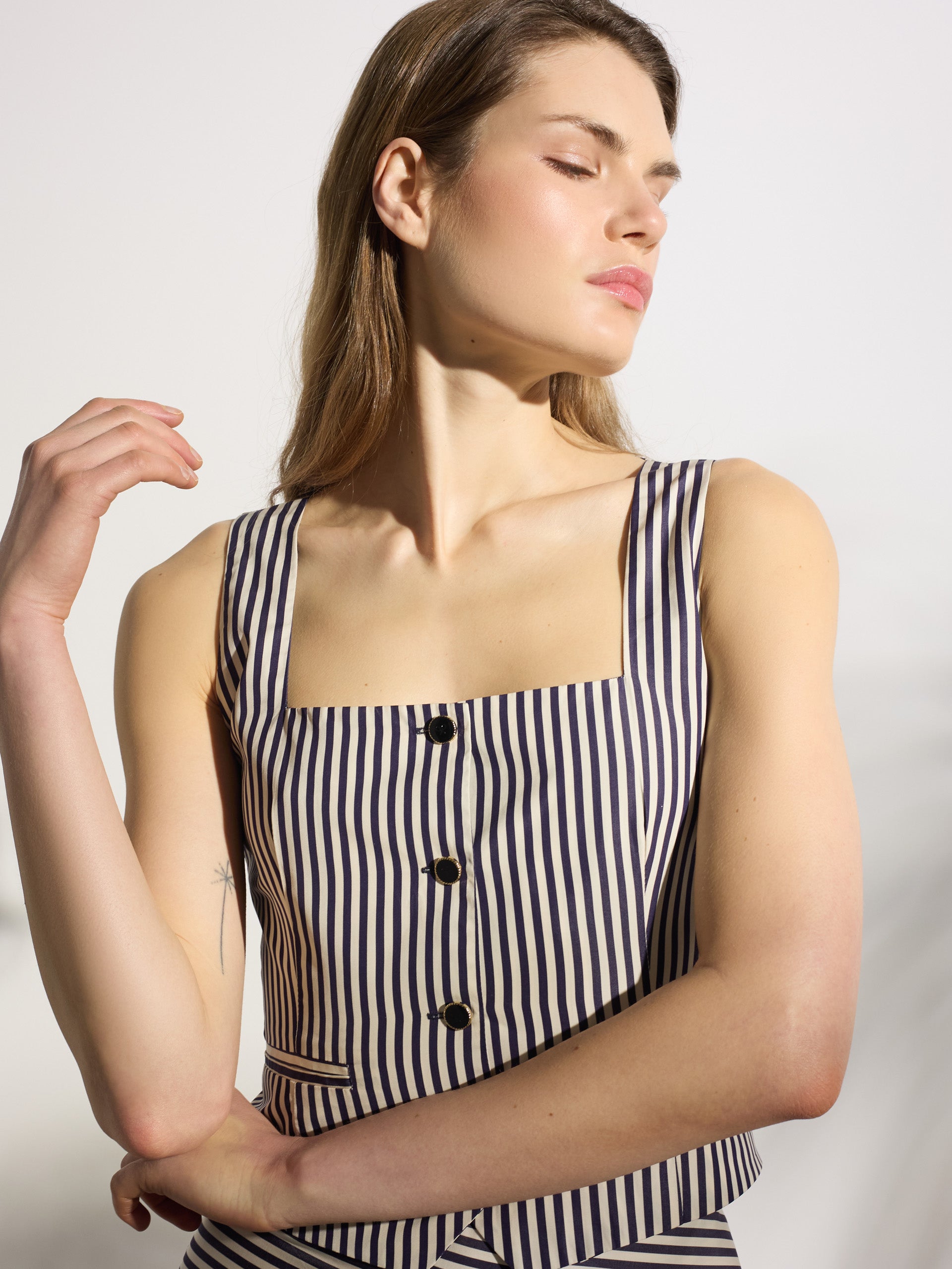 Chaleco unique rayas azul marino y blanco