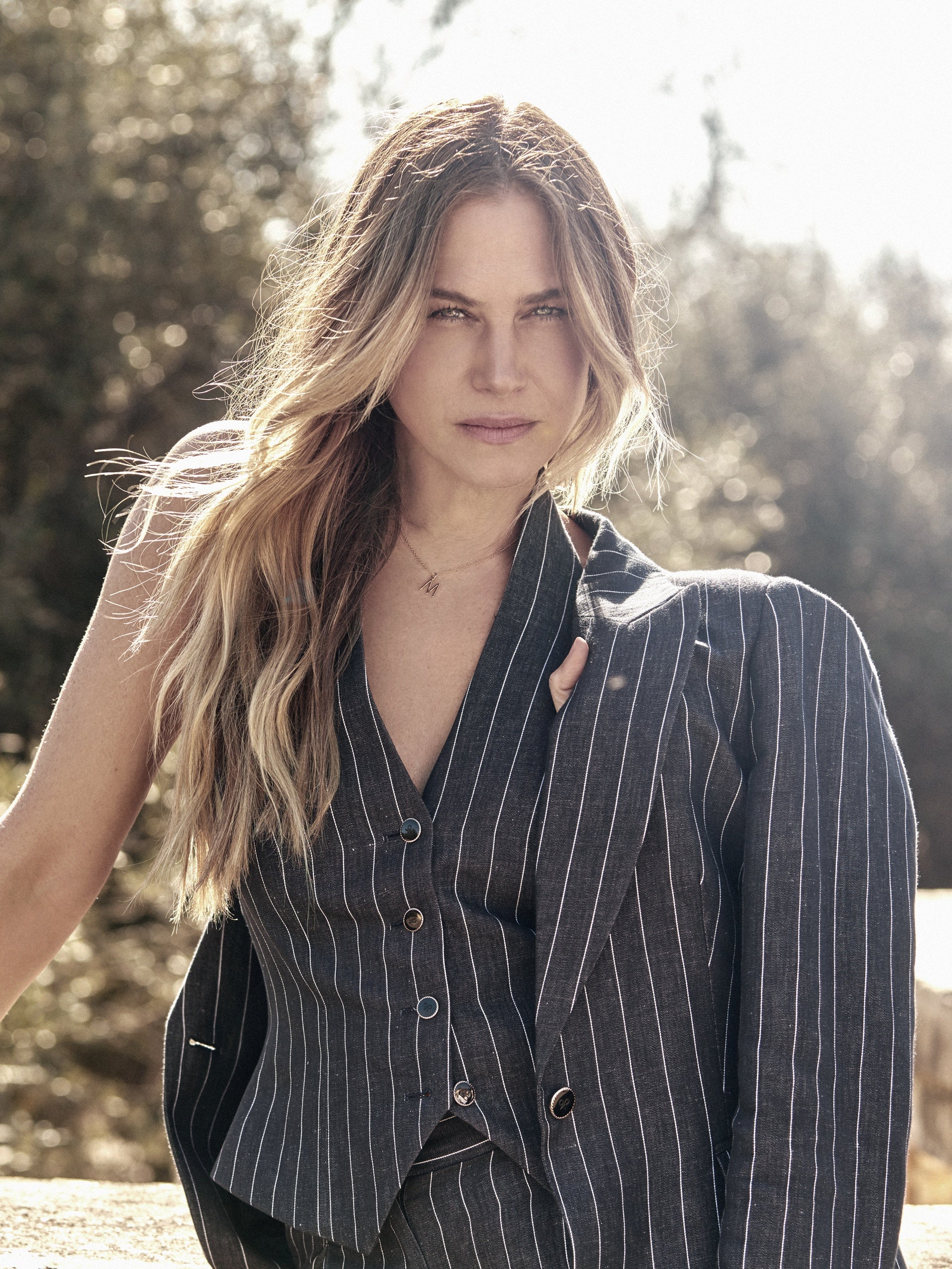 Gilet gris à fines rayures unique