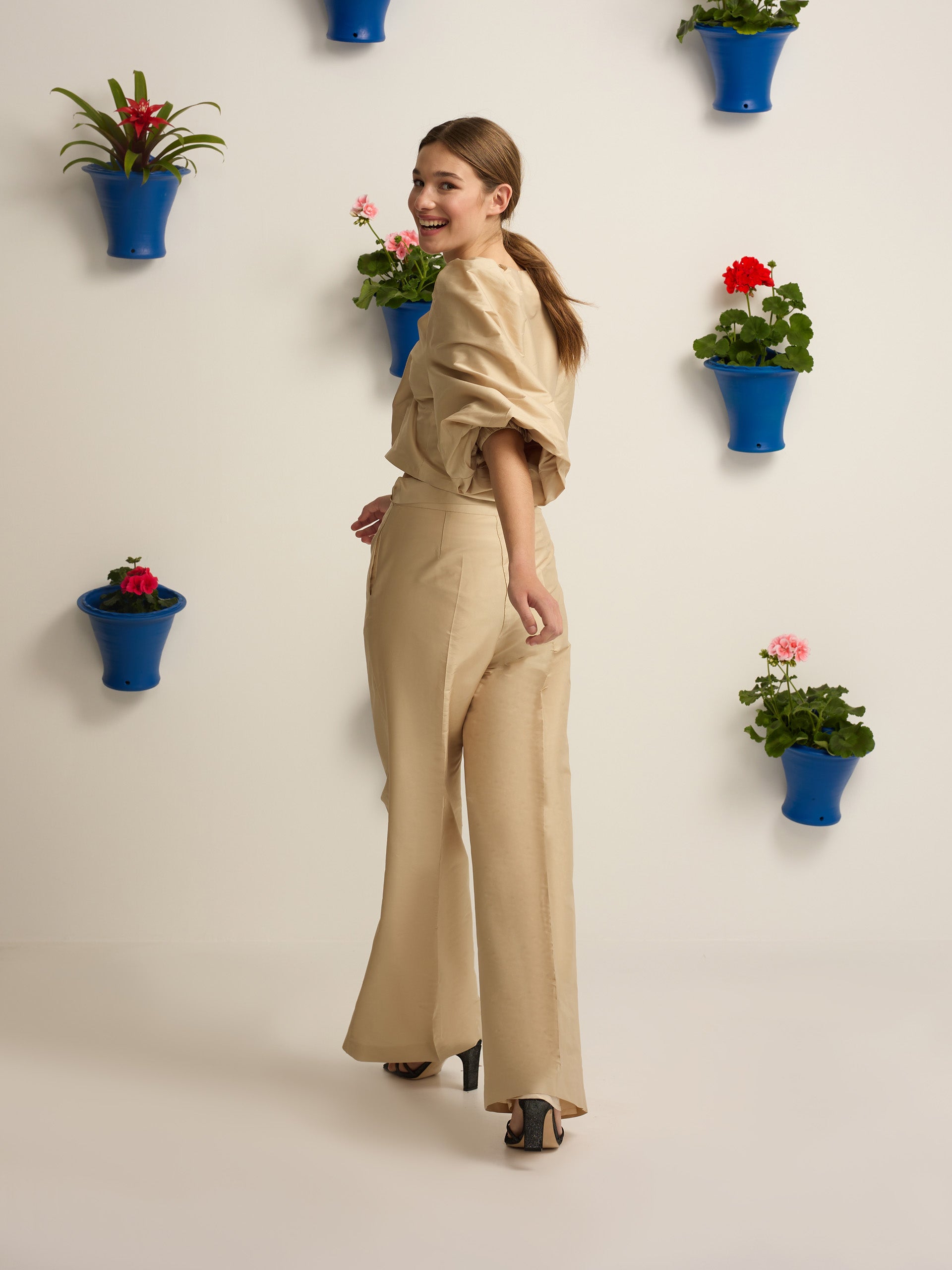 Event collection beige taffeta pants