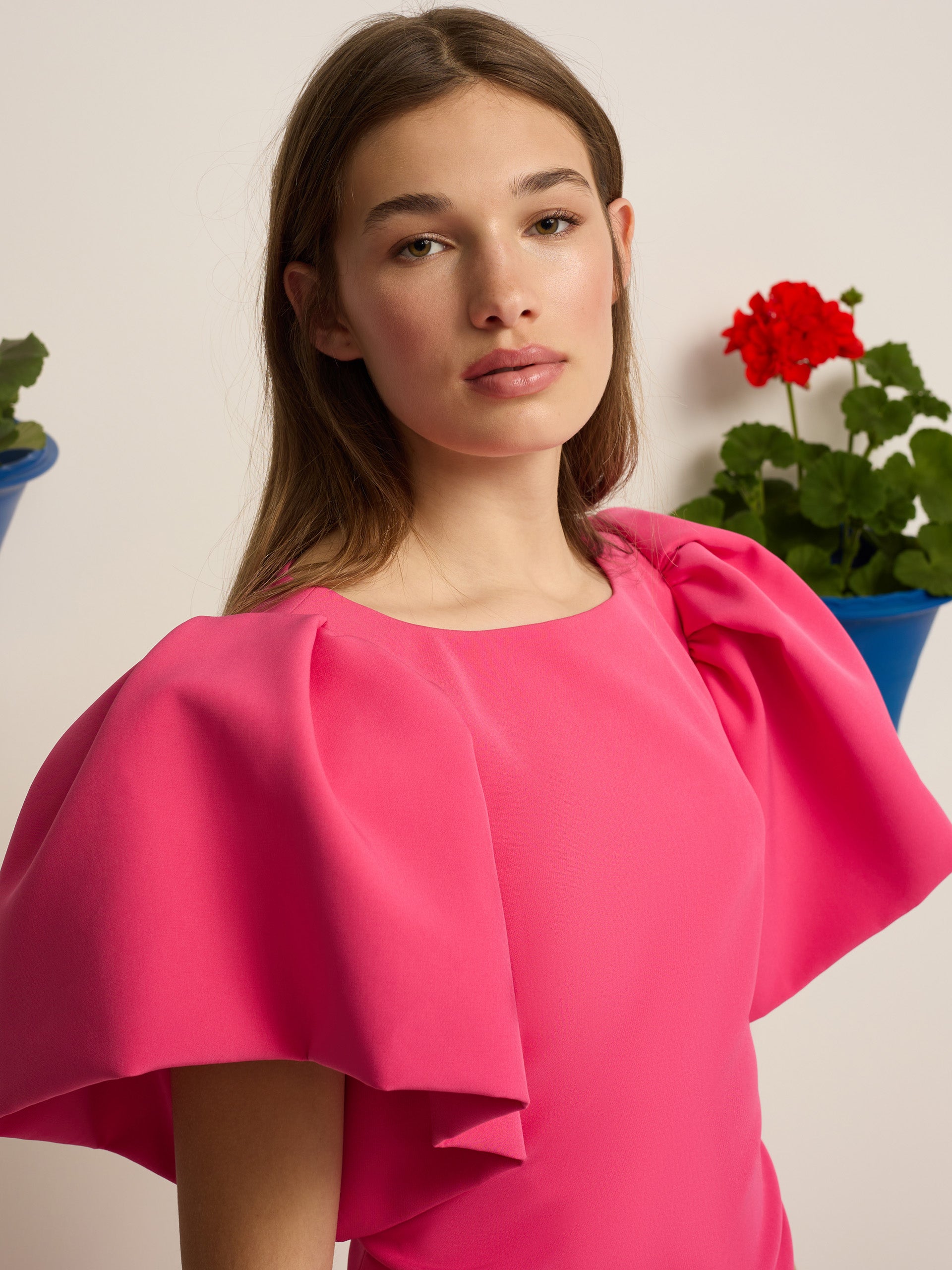 Vestido event colecction midi manga abullonada rosa