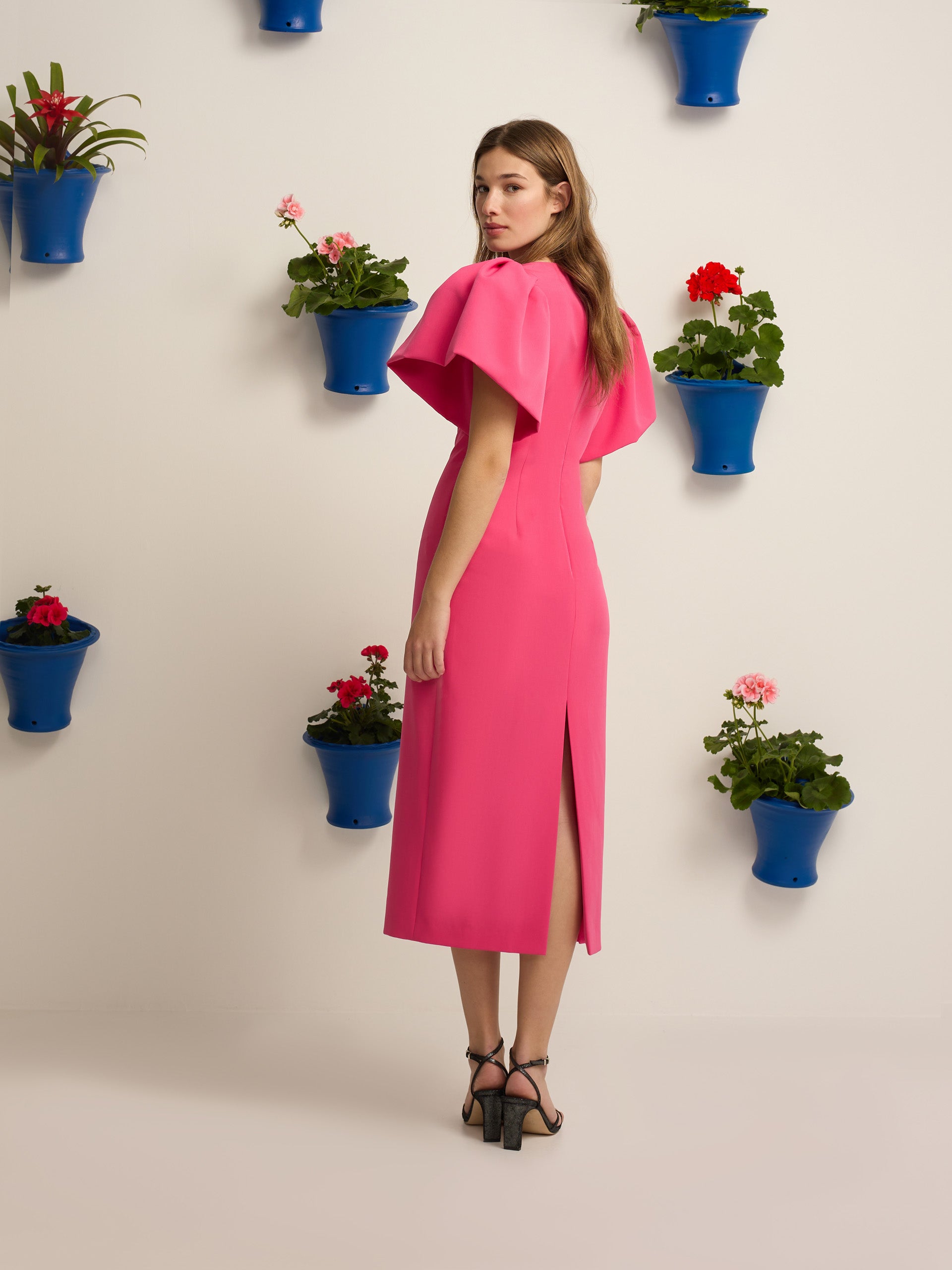 Vestido event colecction midi manga abullonada rosa