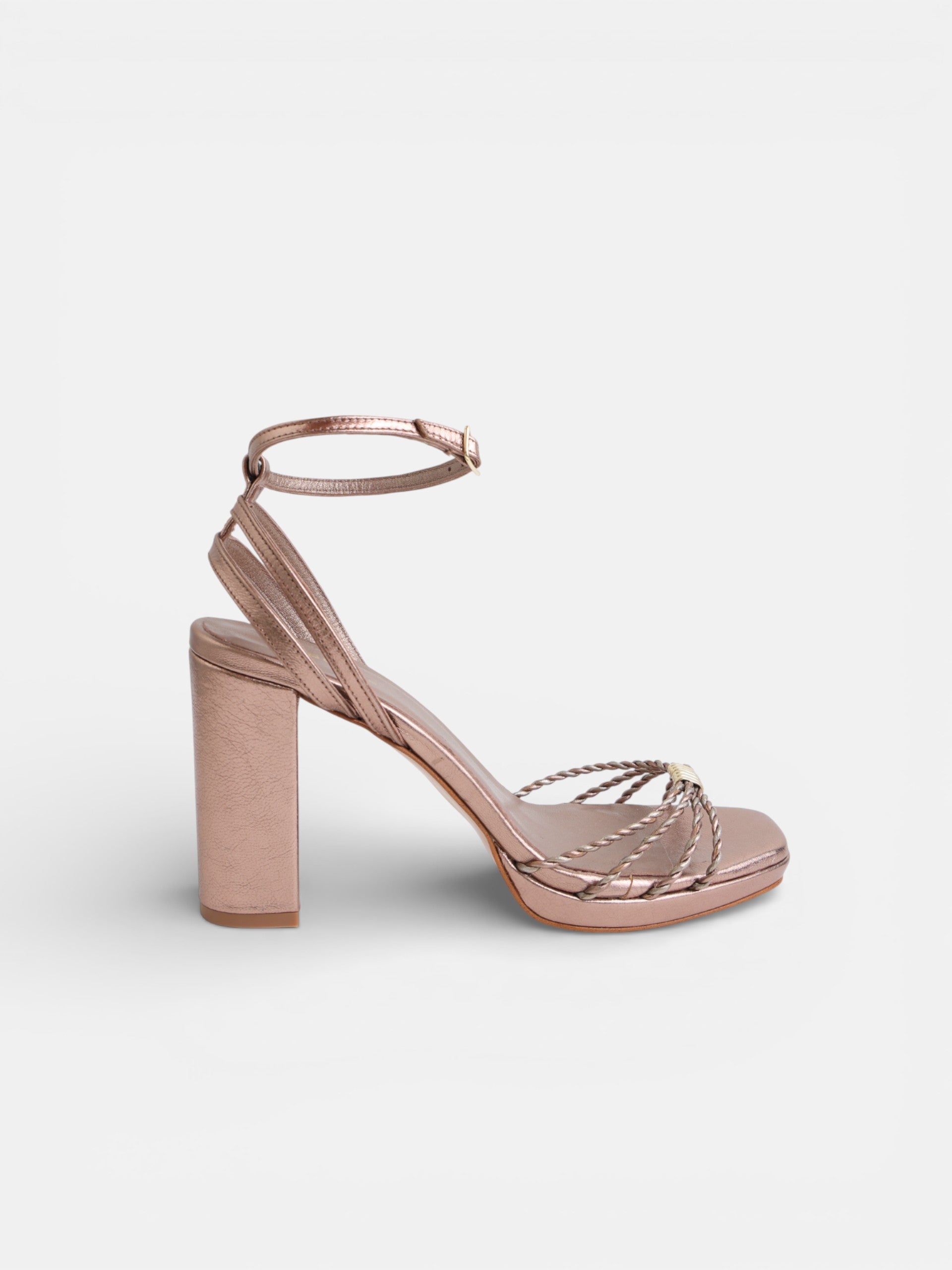 Sandalia tacon plataforma cobre