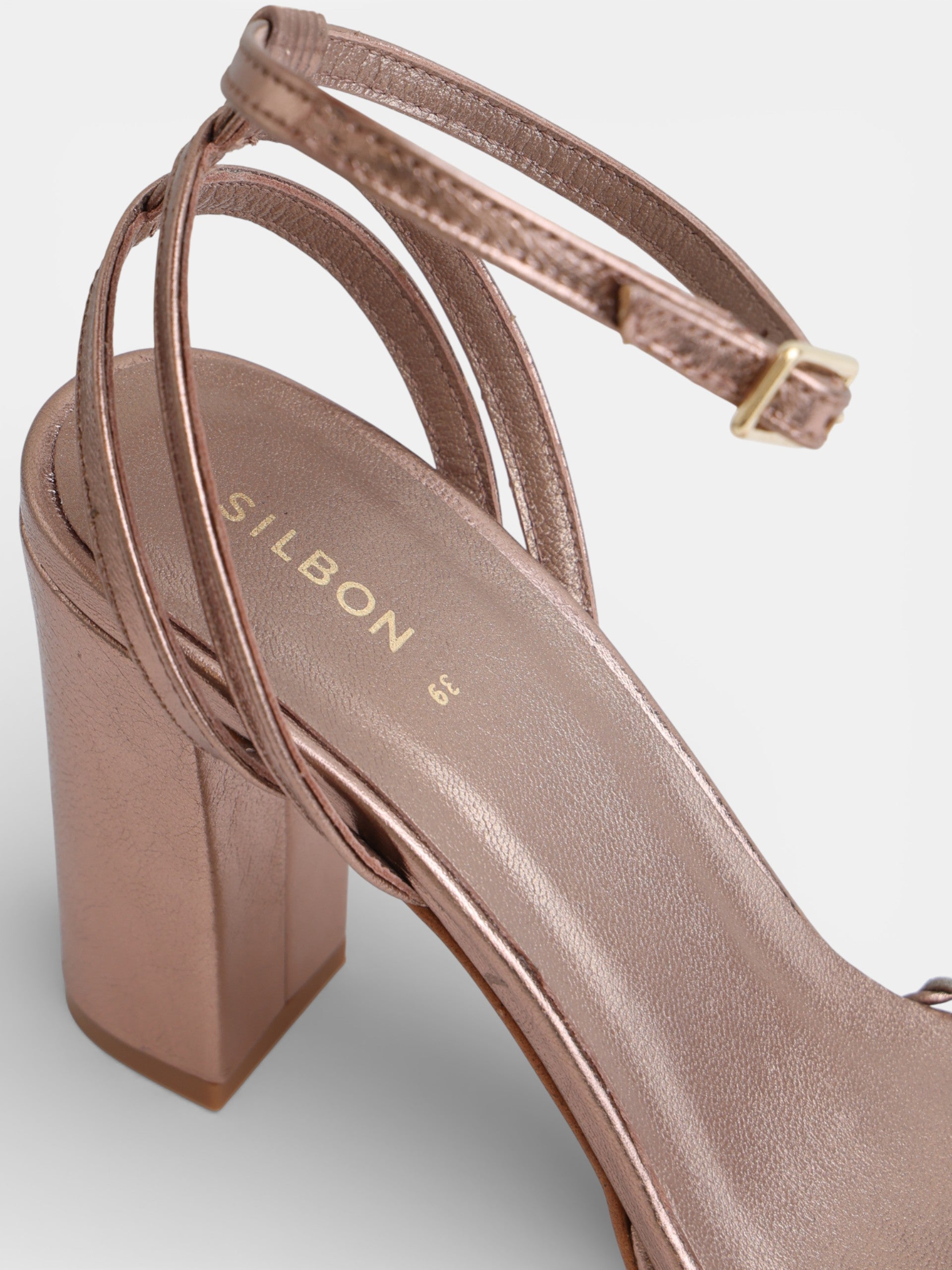 Sandalia tacon plataforma cobre