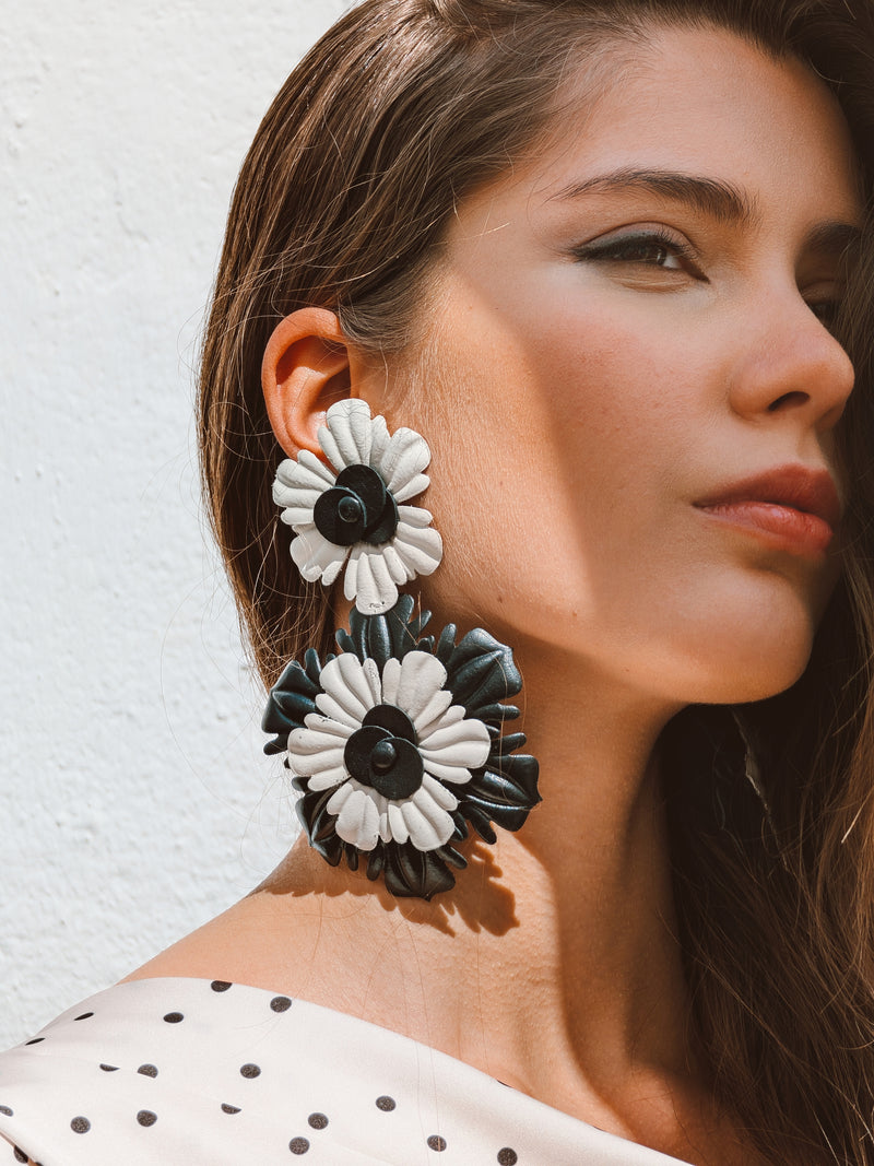 Long evening earring with two-tone napa flower