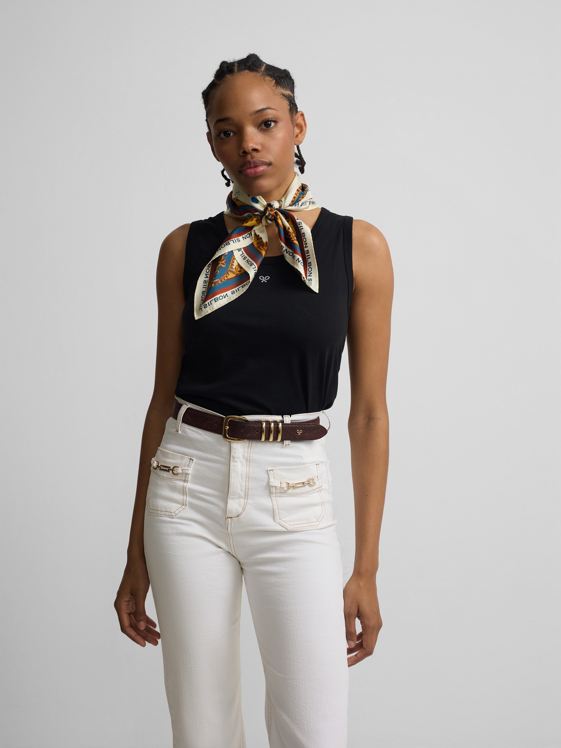 Camiseta tank woman negra aplicacion perla