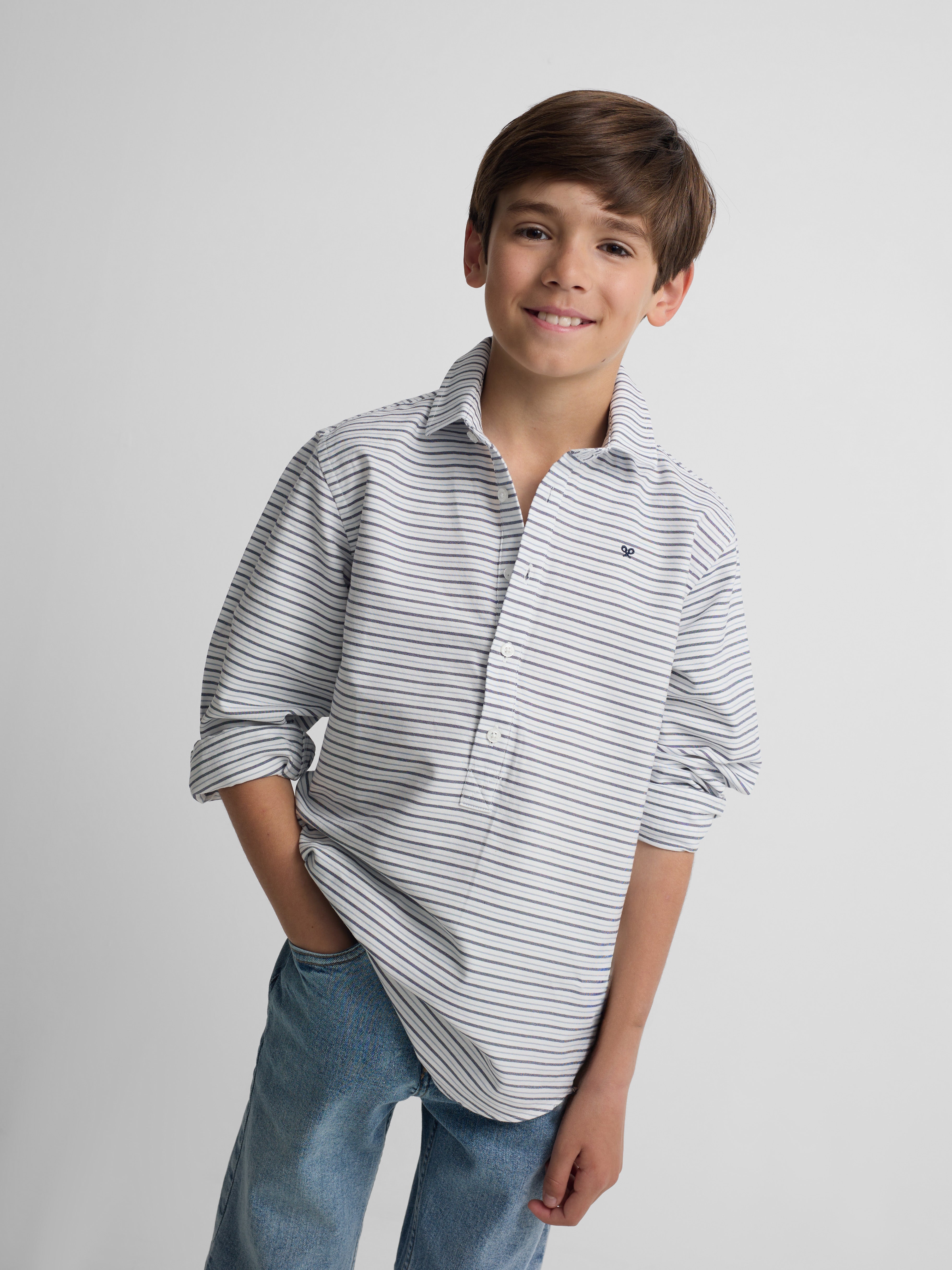Camisa desportiva criança oxford risca creme azul-marinho