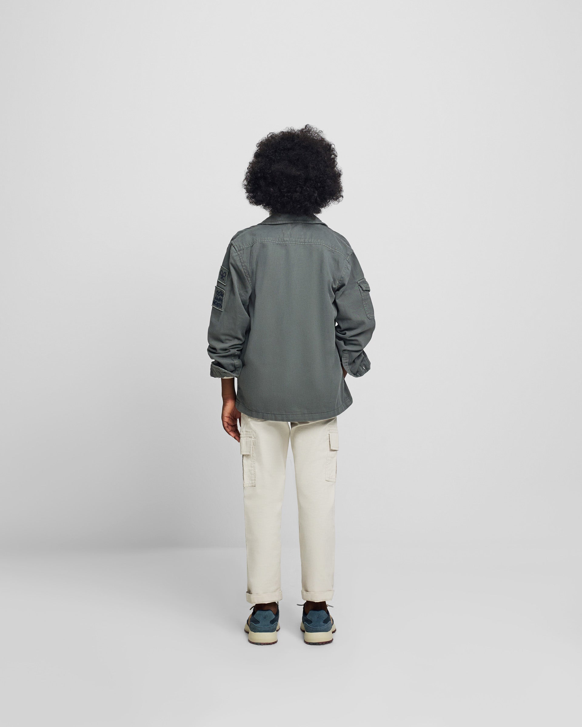 Casaco kids com bolsos e remendos verde