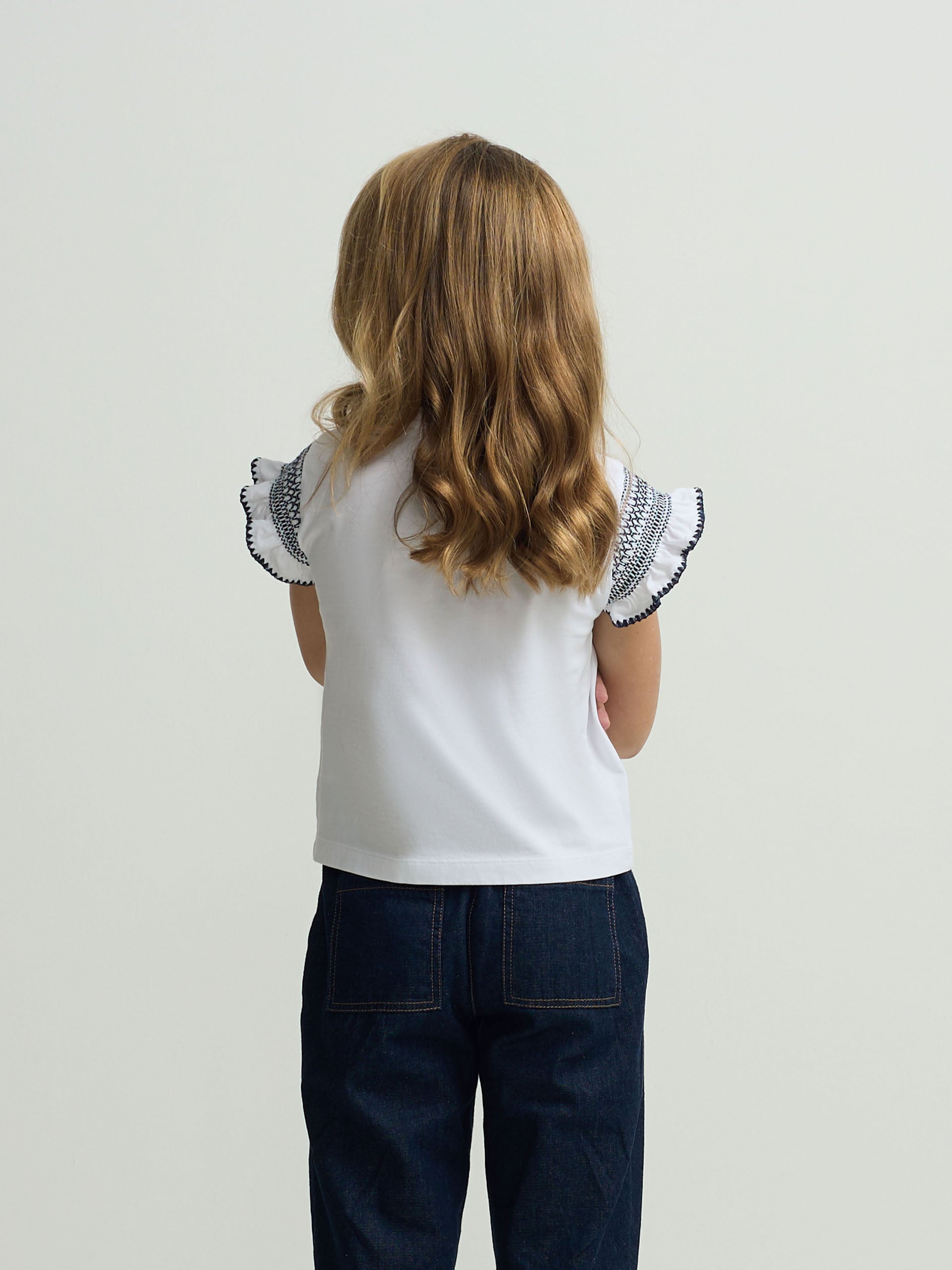 T-shirt menina bordado mangas branca