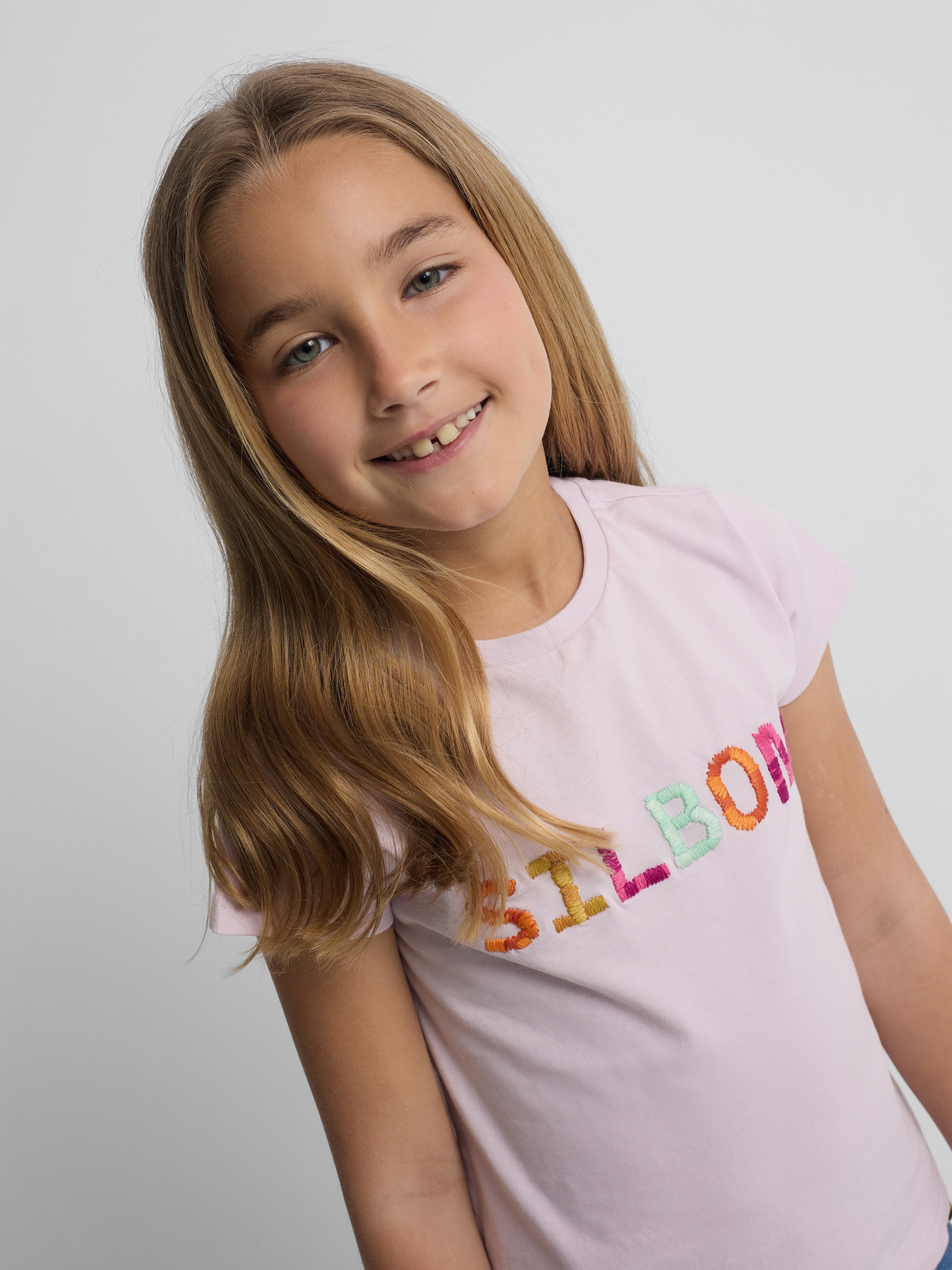 T-shirt girl bordados silbon lilás