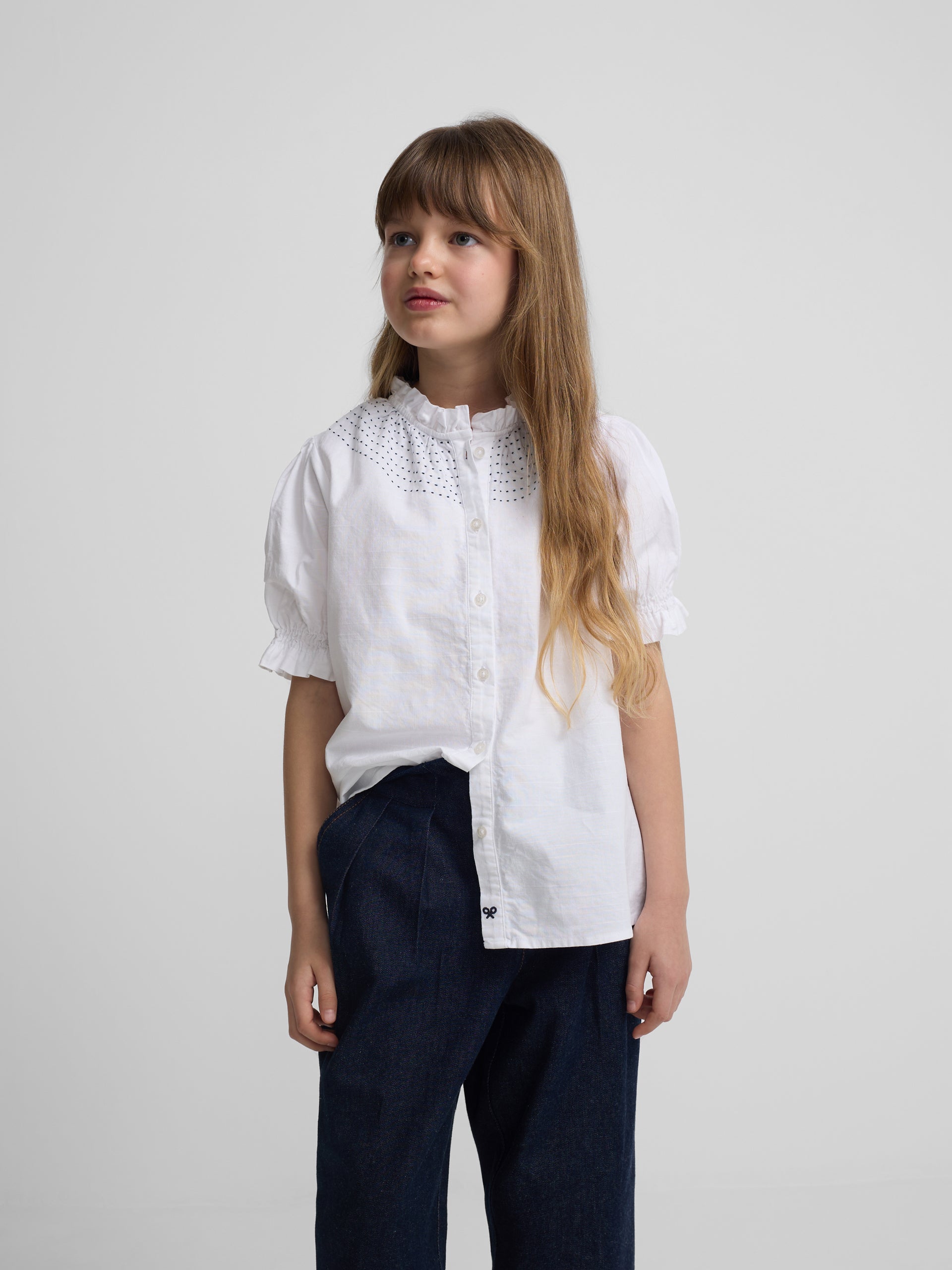 Chemise froncée en lin blanc pour fille