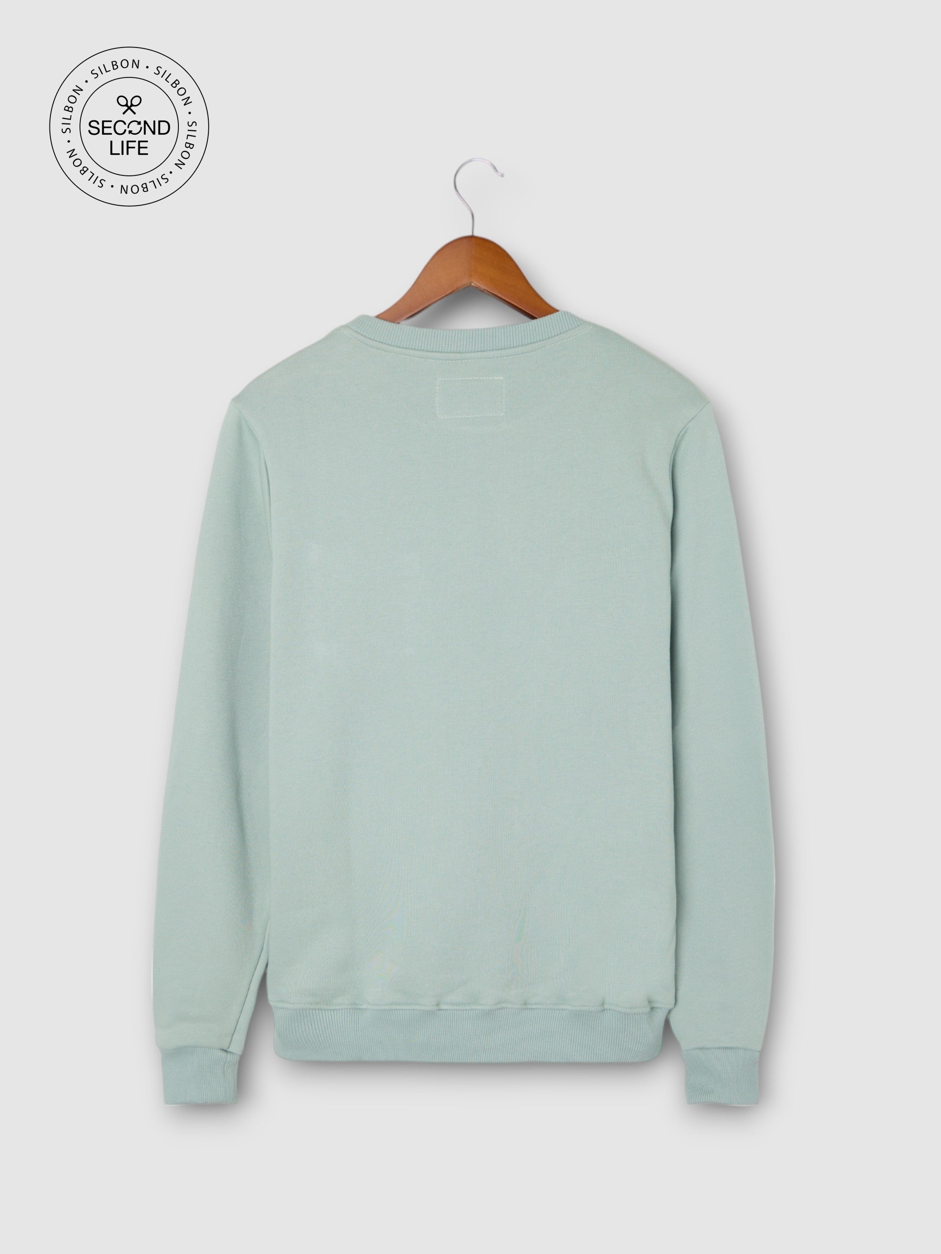 Sweatshirt second life