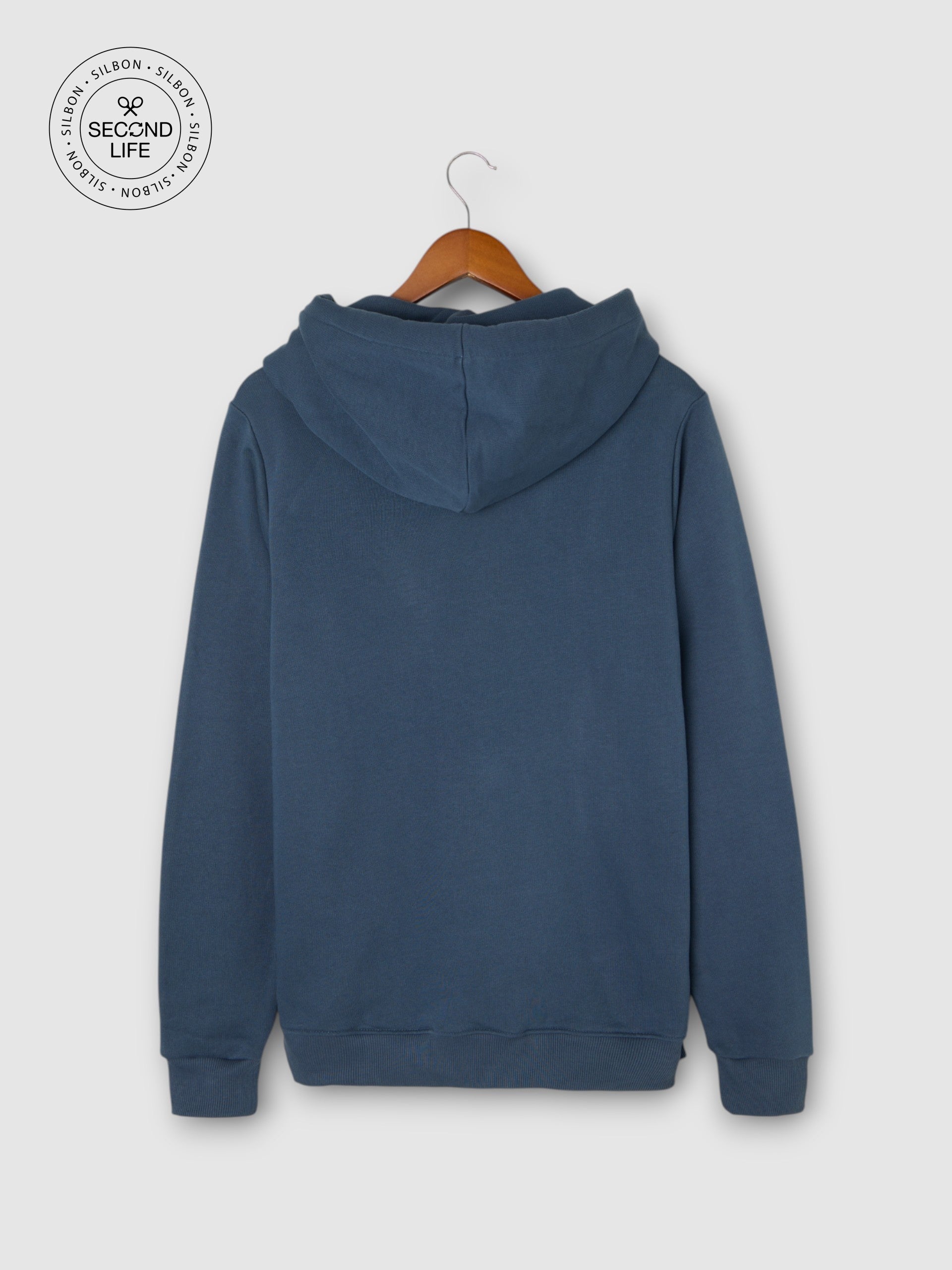 Sweatshirt second life