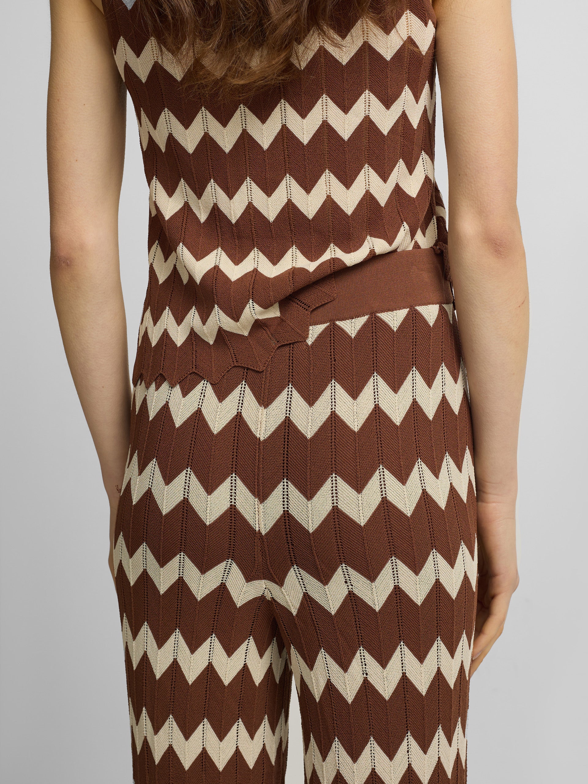 Calças de malha espinha de peixe castanhas