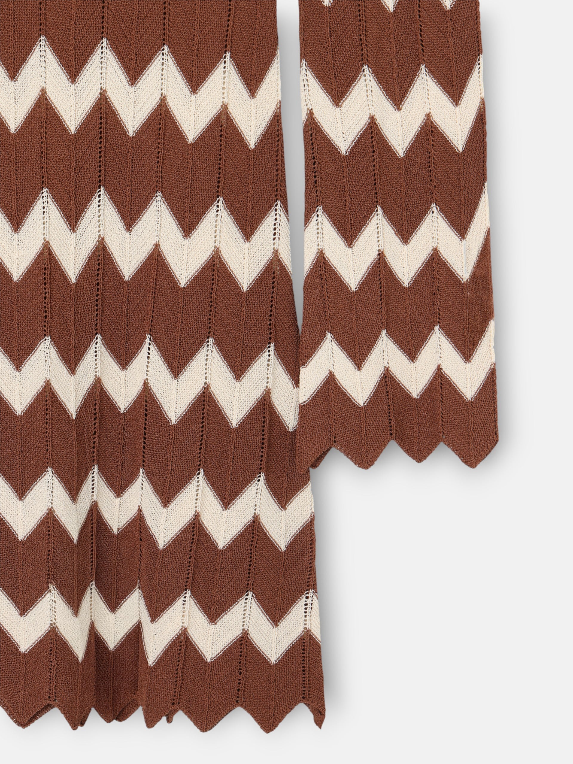 Vestido mini em malha espinha de peixe castanho