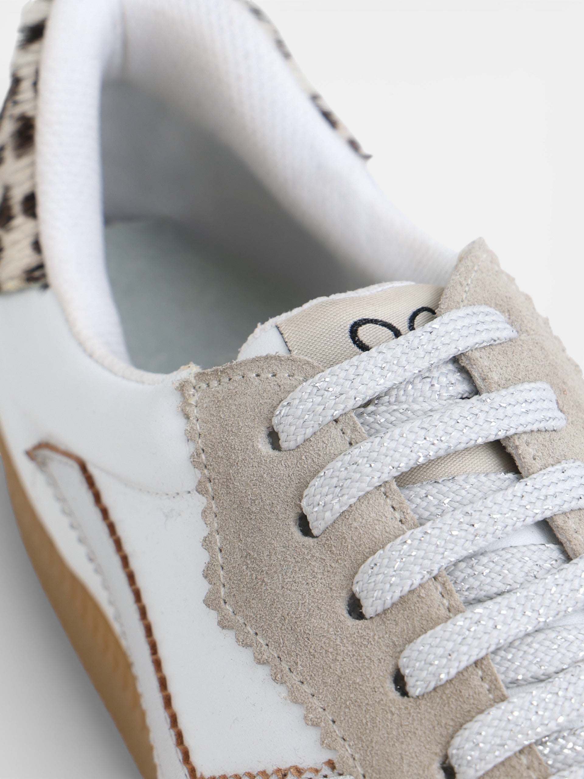 Sapatilha em pele com estampado animal branca