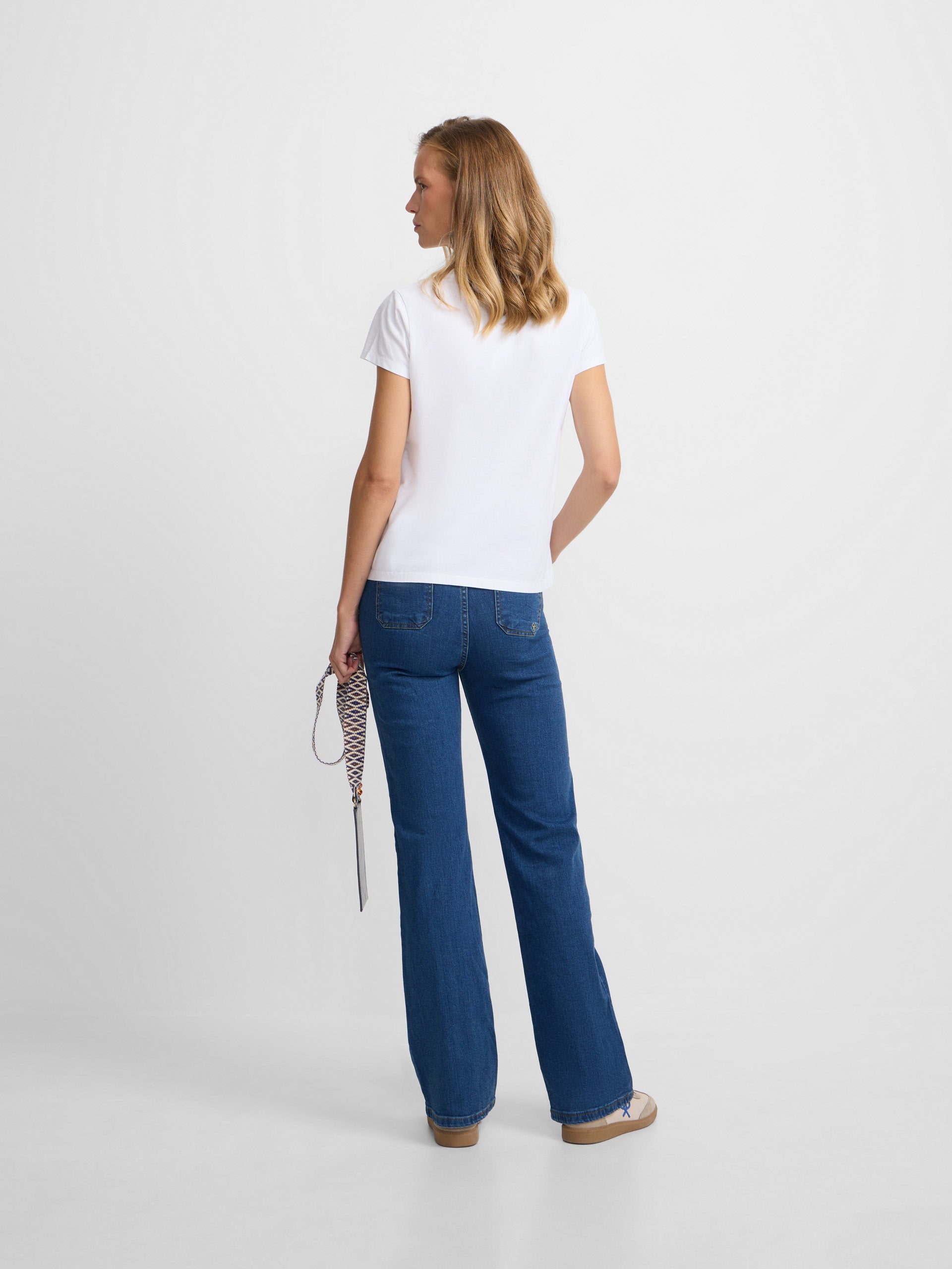 T-shirt clássica branca para mulher