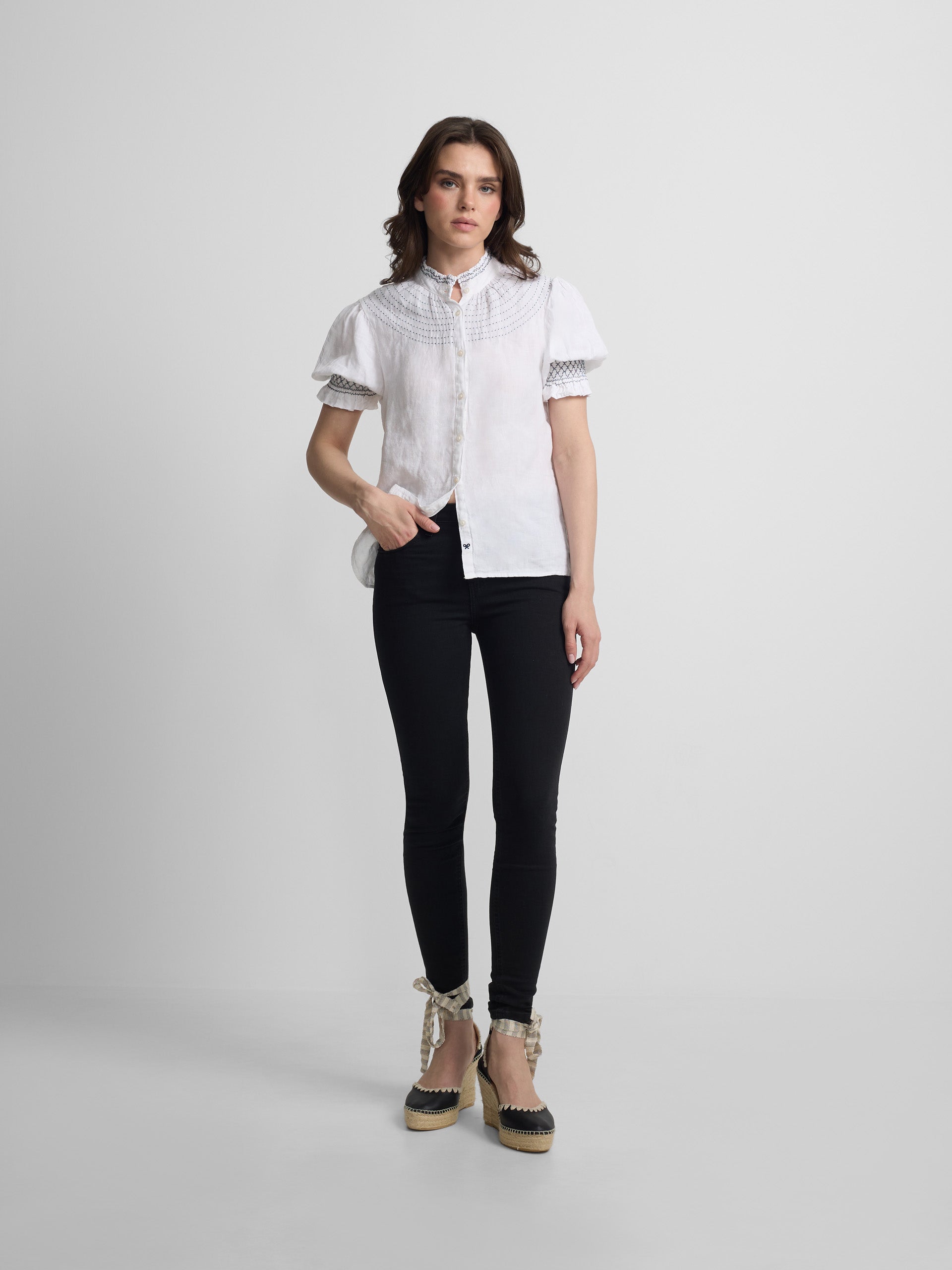 Calças mulher slim fit preto