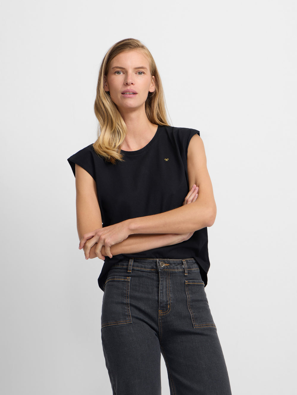 T-shirt woman sun preta