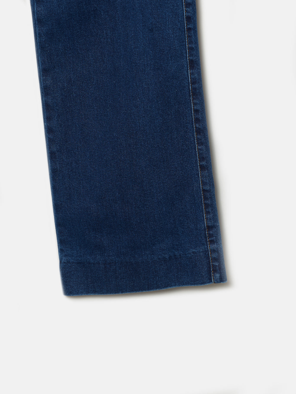 Pantalon denim flare bolsillos