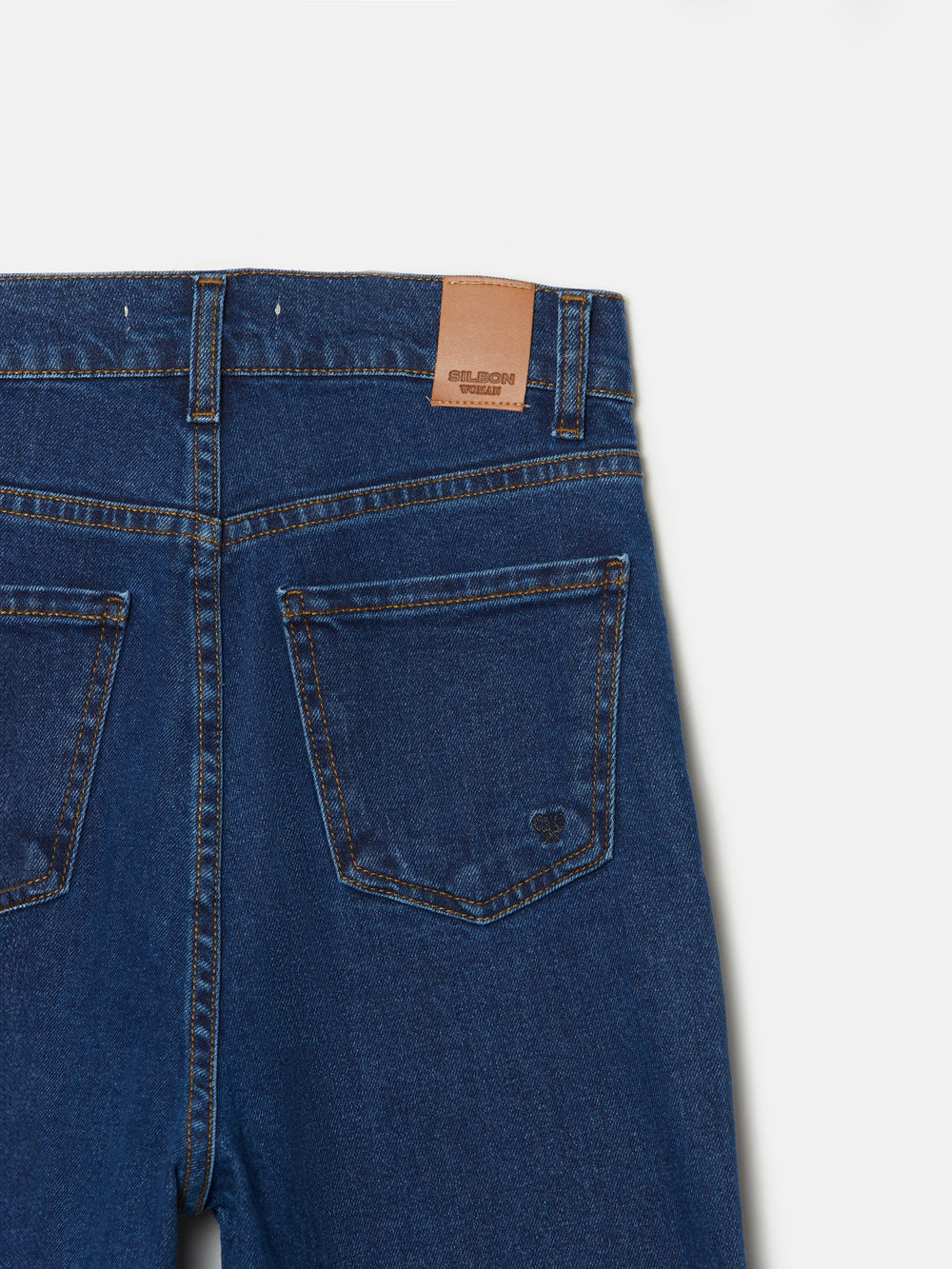 Pantalon denim flare bolsillos