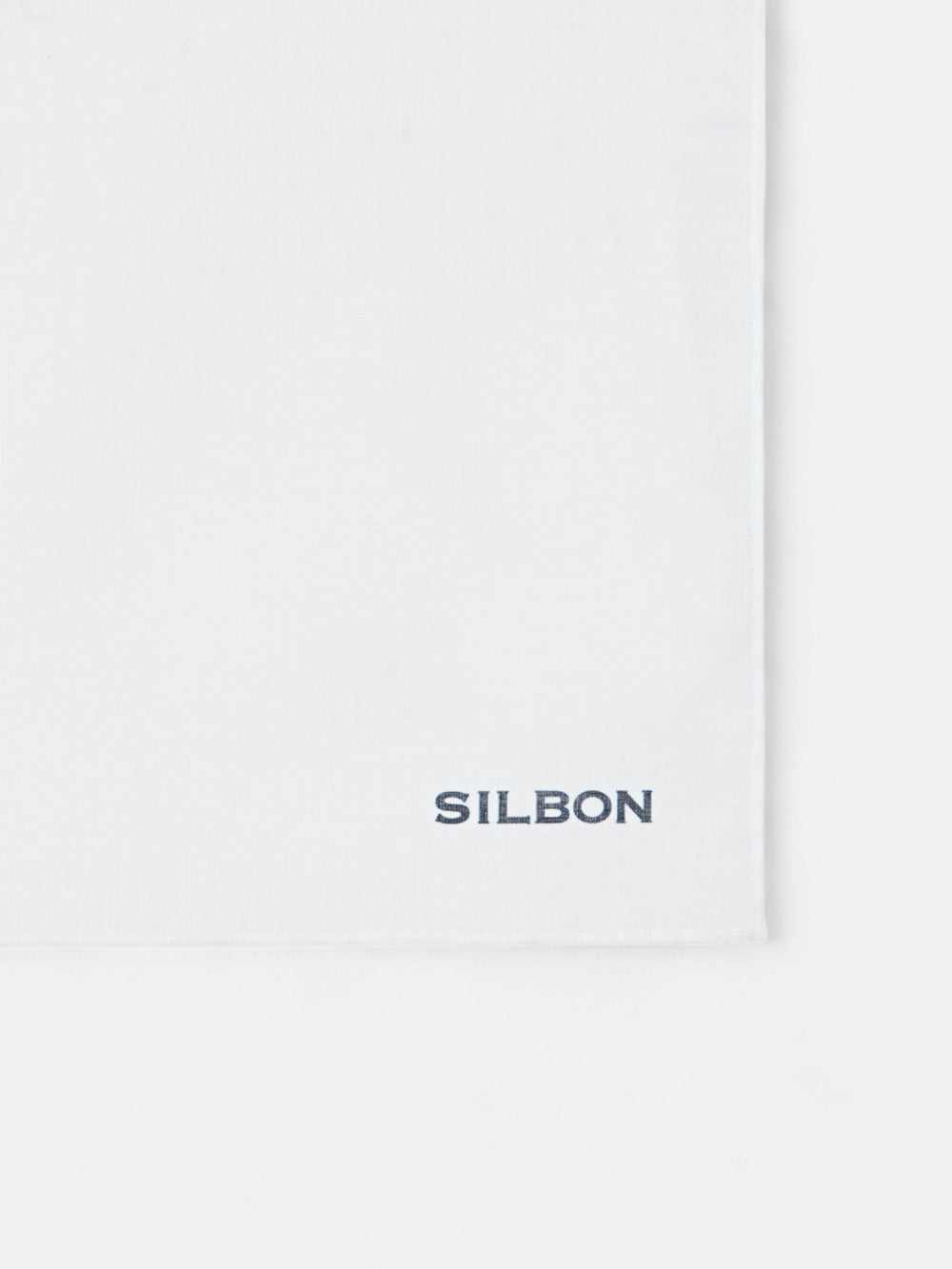 Lenço com letras Silbon branco