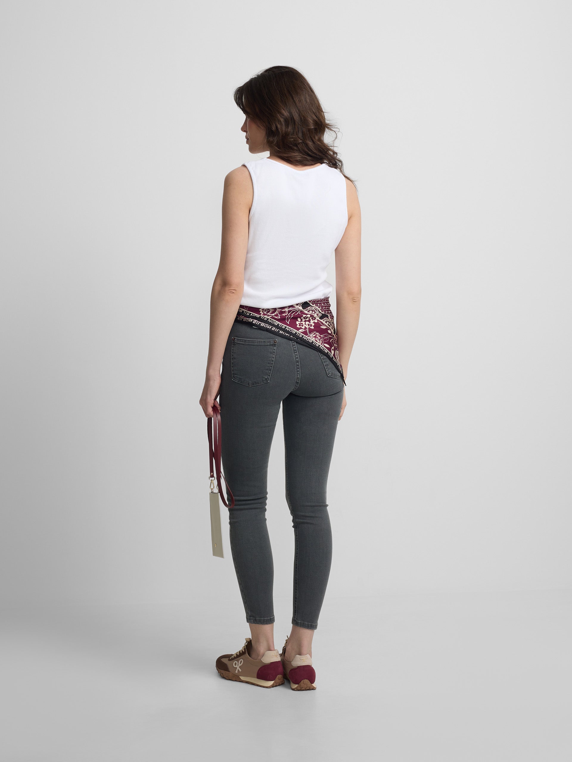Pantalon woman slim fit gris