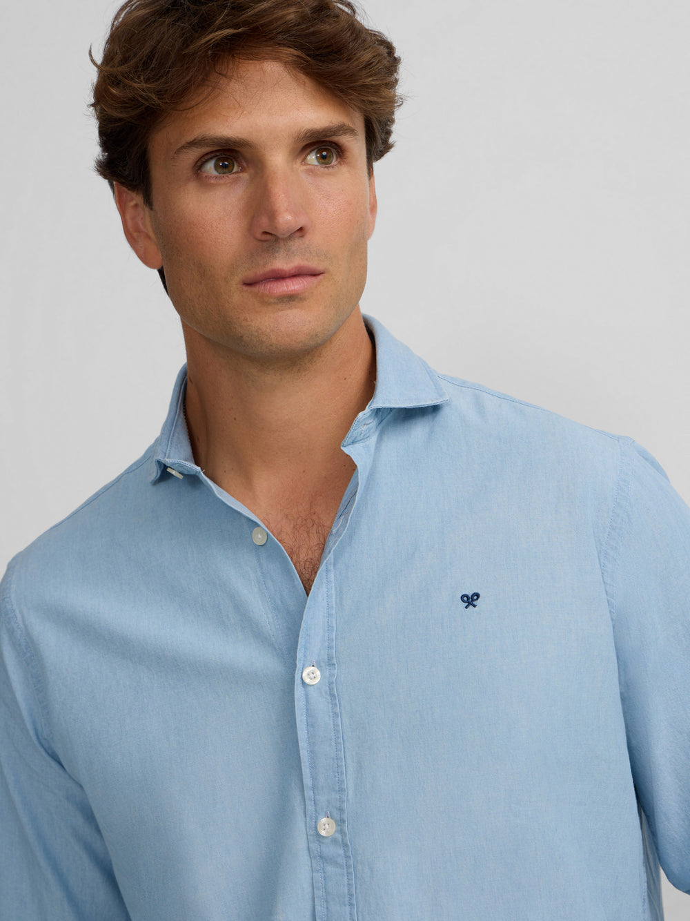 Camisa desportiva de ganga azul médio