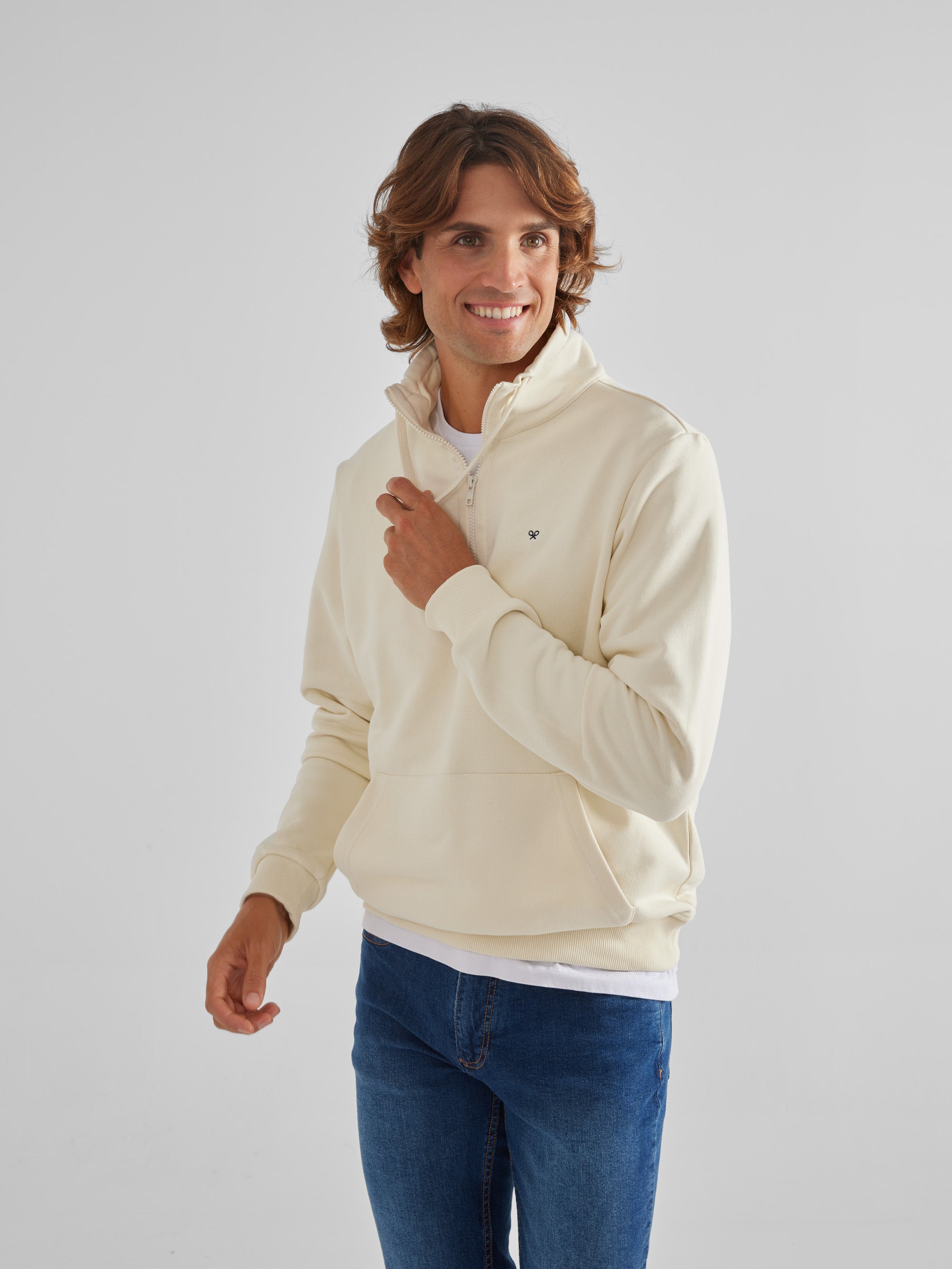 Cream kangaroo half-zip sweatshirt