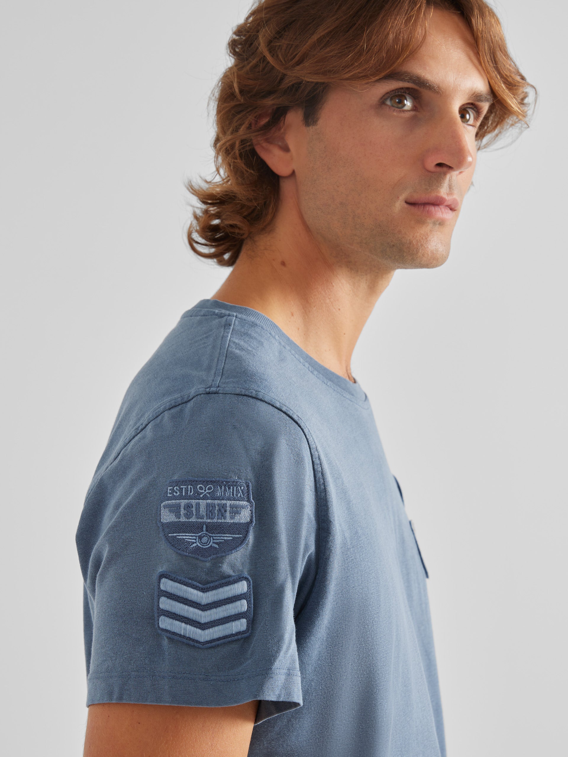 T-shirt patch bleu marine