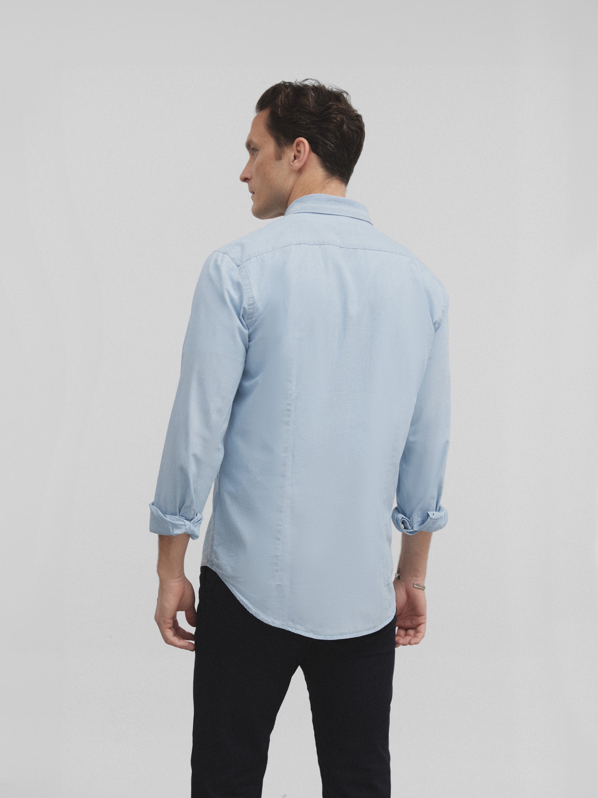 Denim sport shirt with light blue pockets