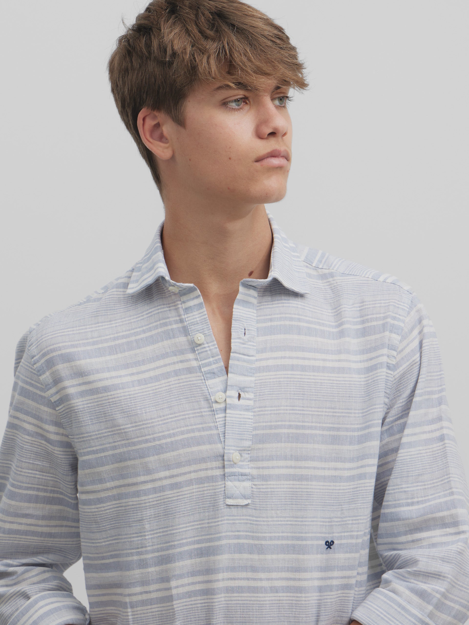 Silbon soft sport t-shirt with irregular blue stripes