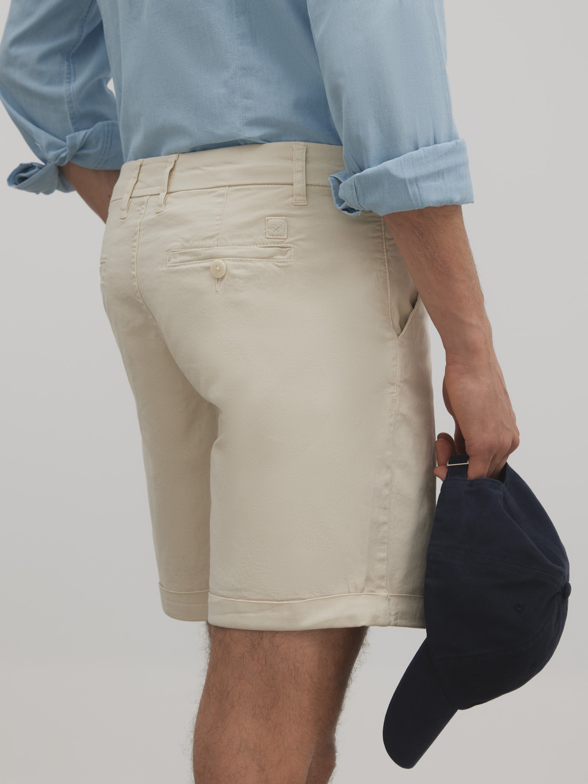 Classic light beige Silbon Bermuda shorts