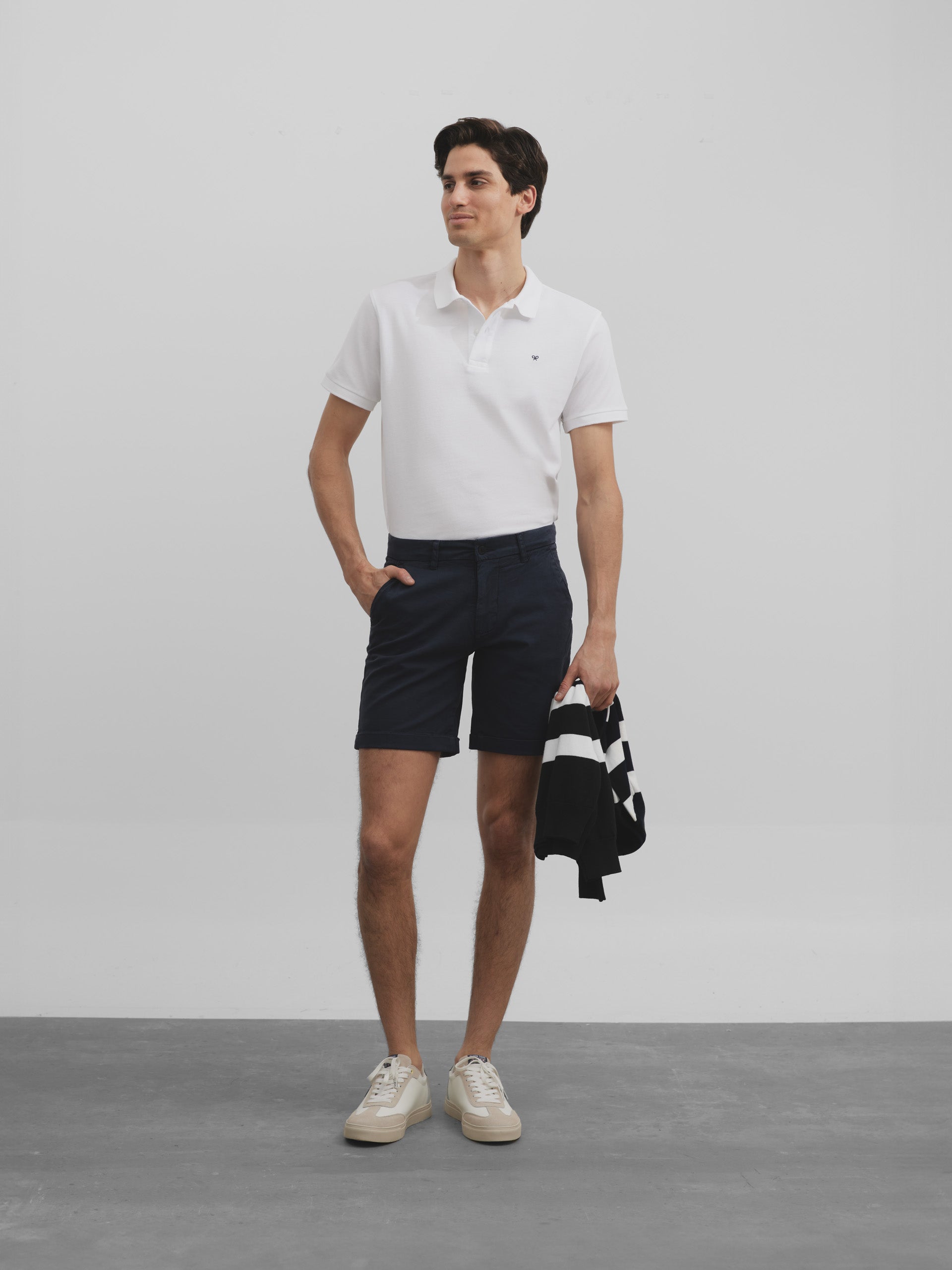 Classic navy blue Silbon Bermuda shorts