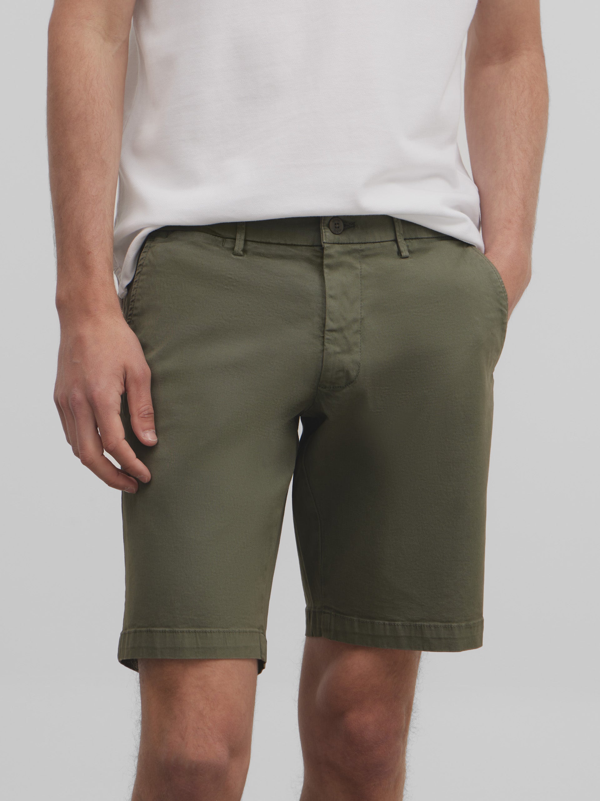 Silbon green slim Bermuda shorts