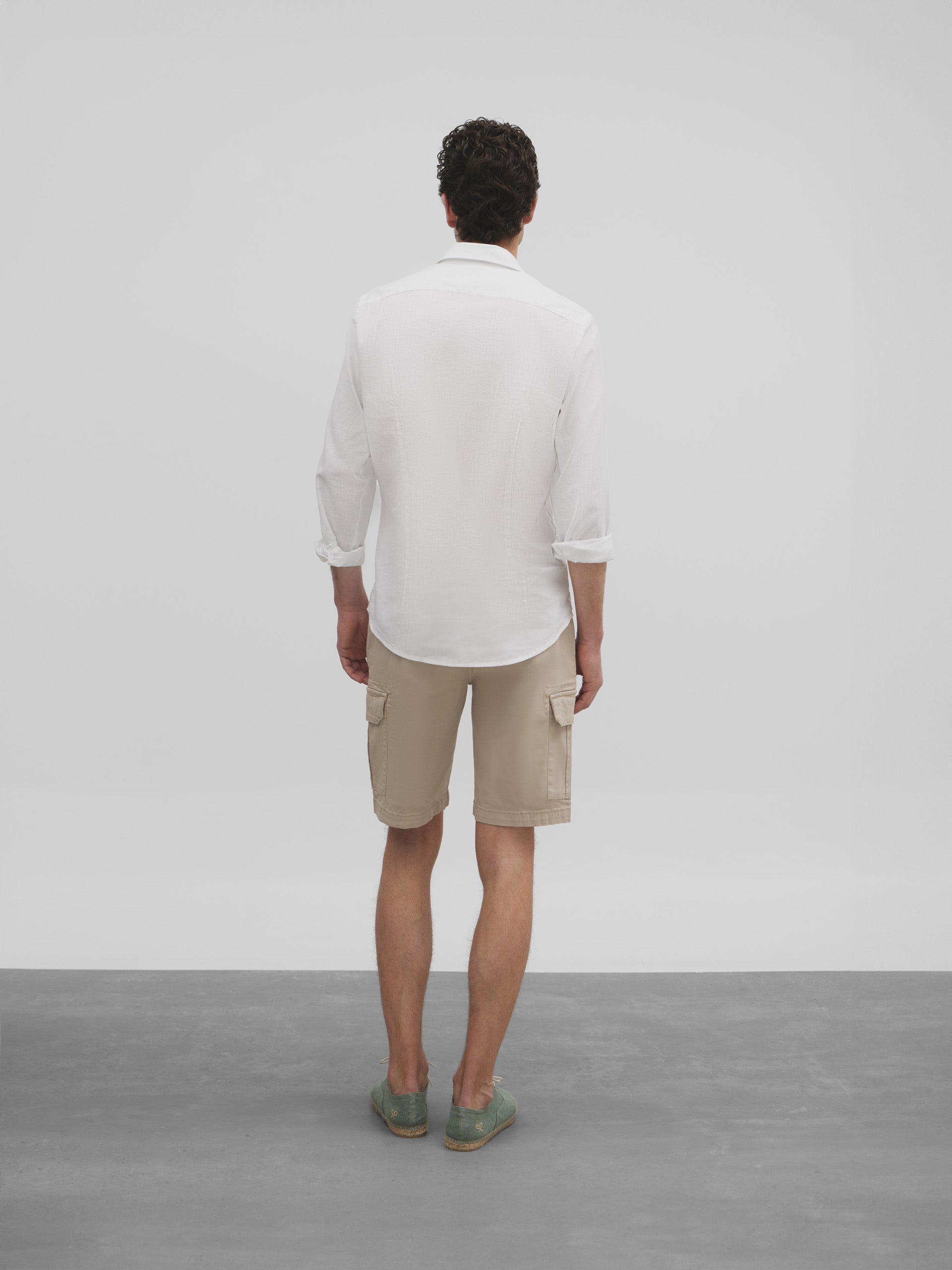Medium beige linen cargo shorts