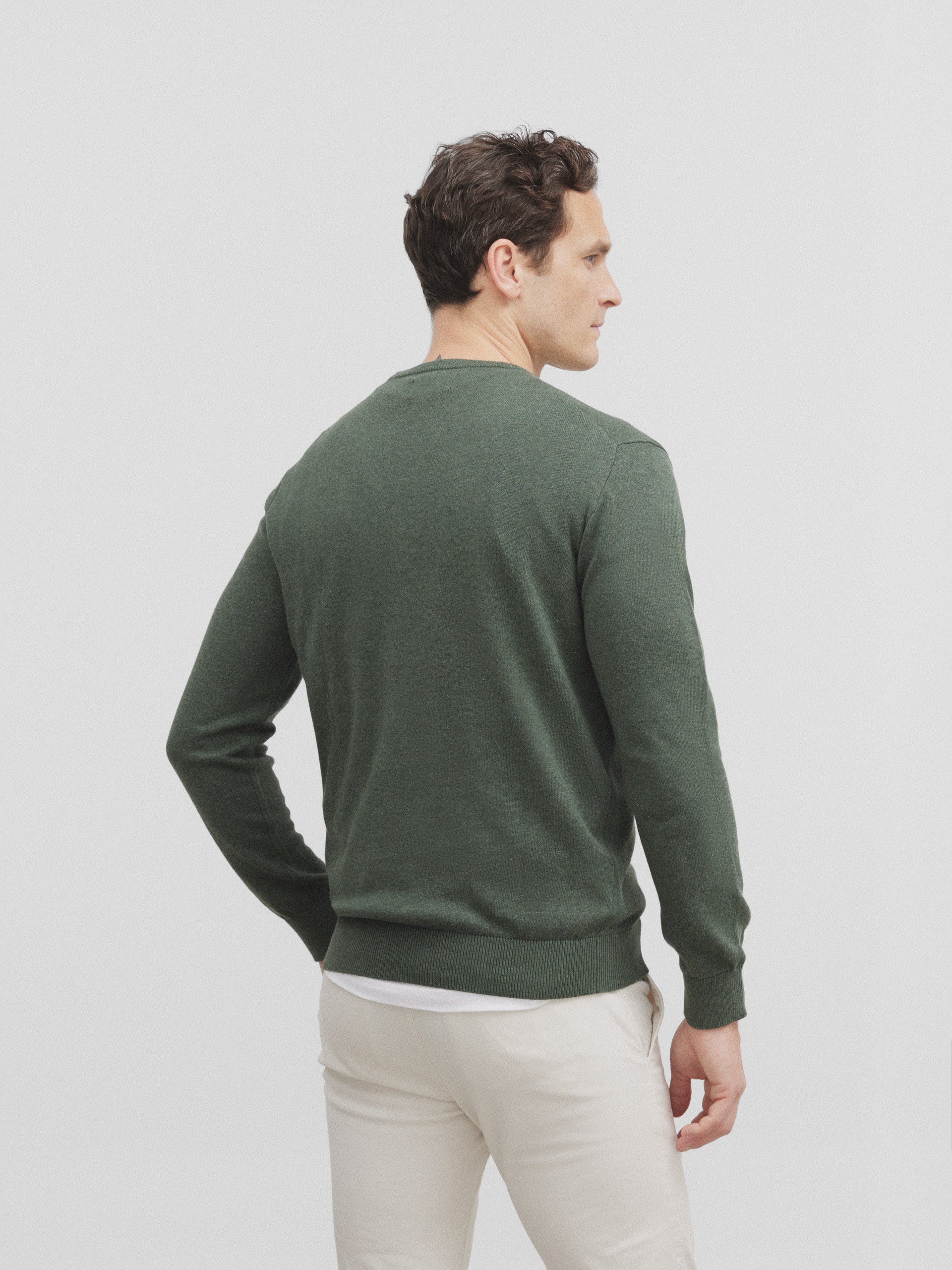 Green round neck sweater