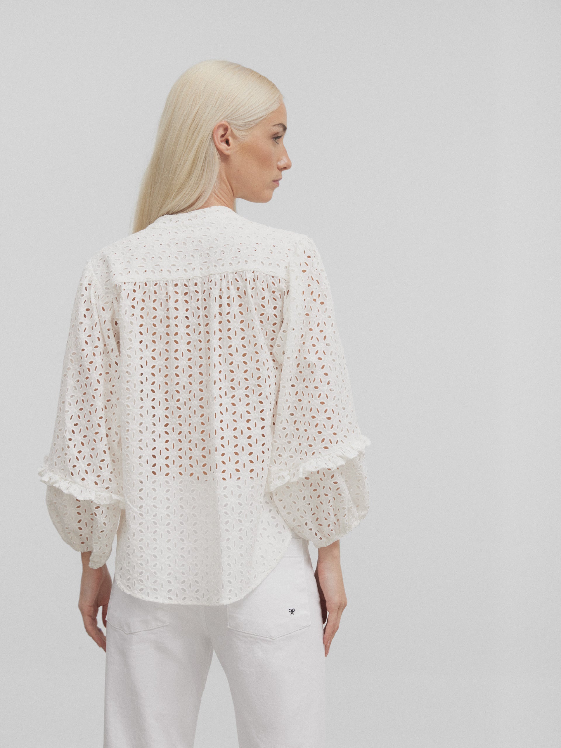 White long sleeve embroidered shirt