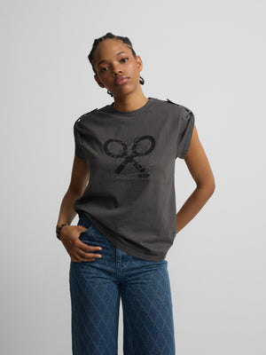 Camiseta woman manga roll out negra