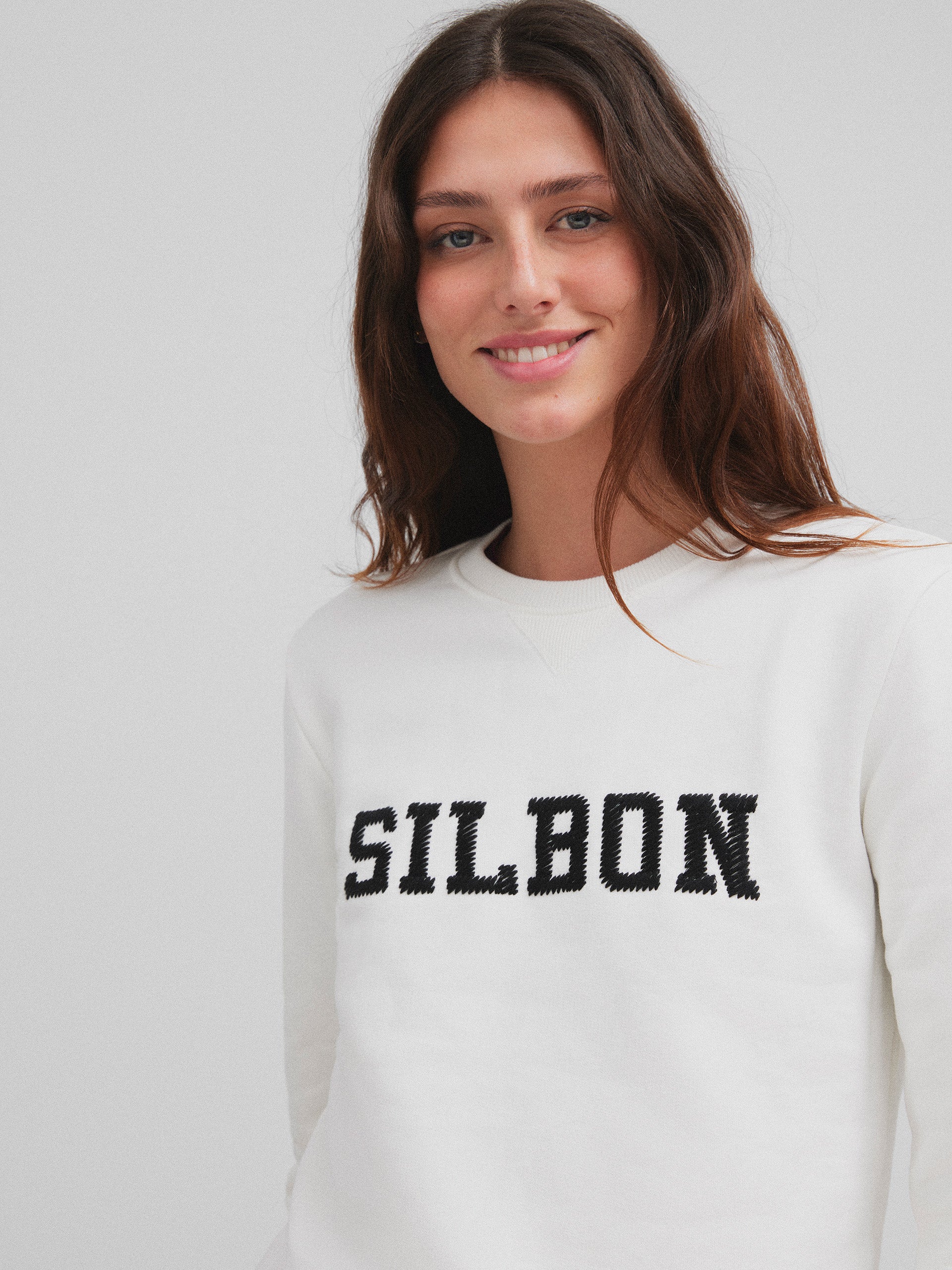 Women's sweatshirt with white Silbon letters