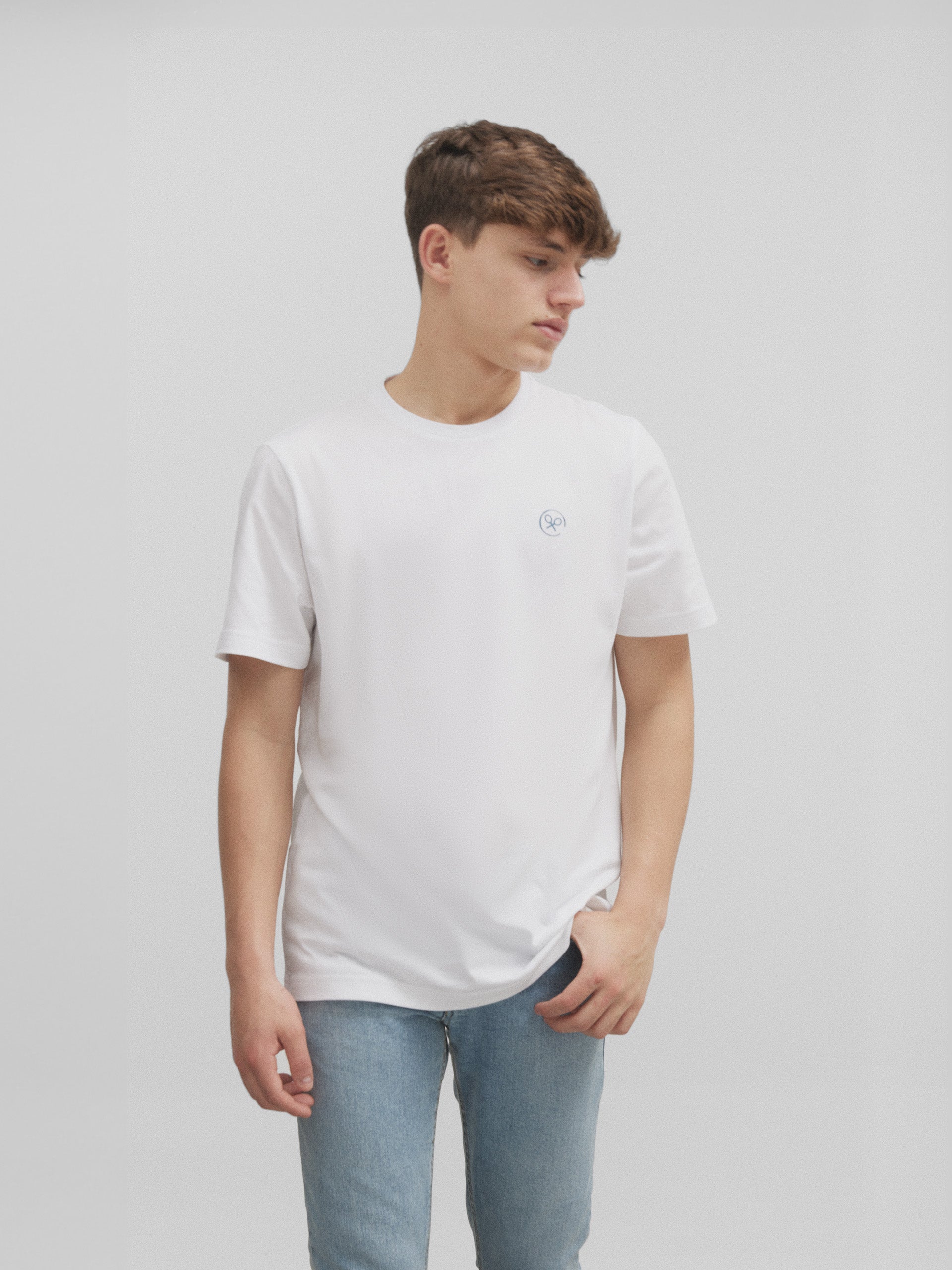 White racket circle t-shirt