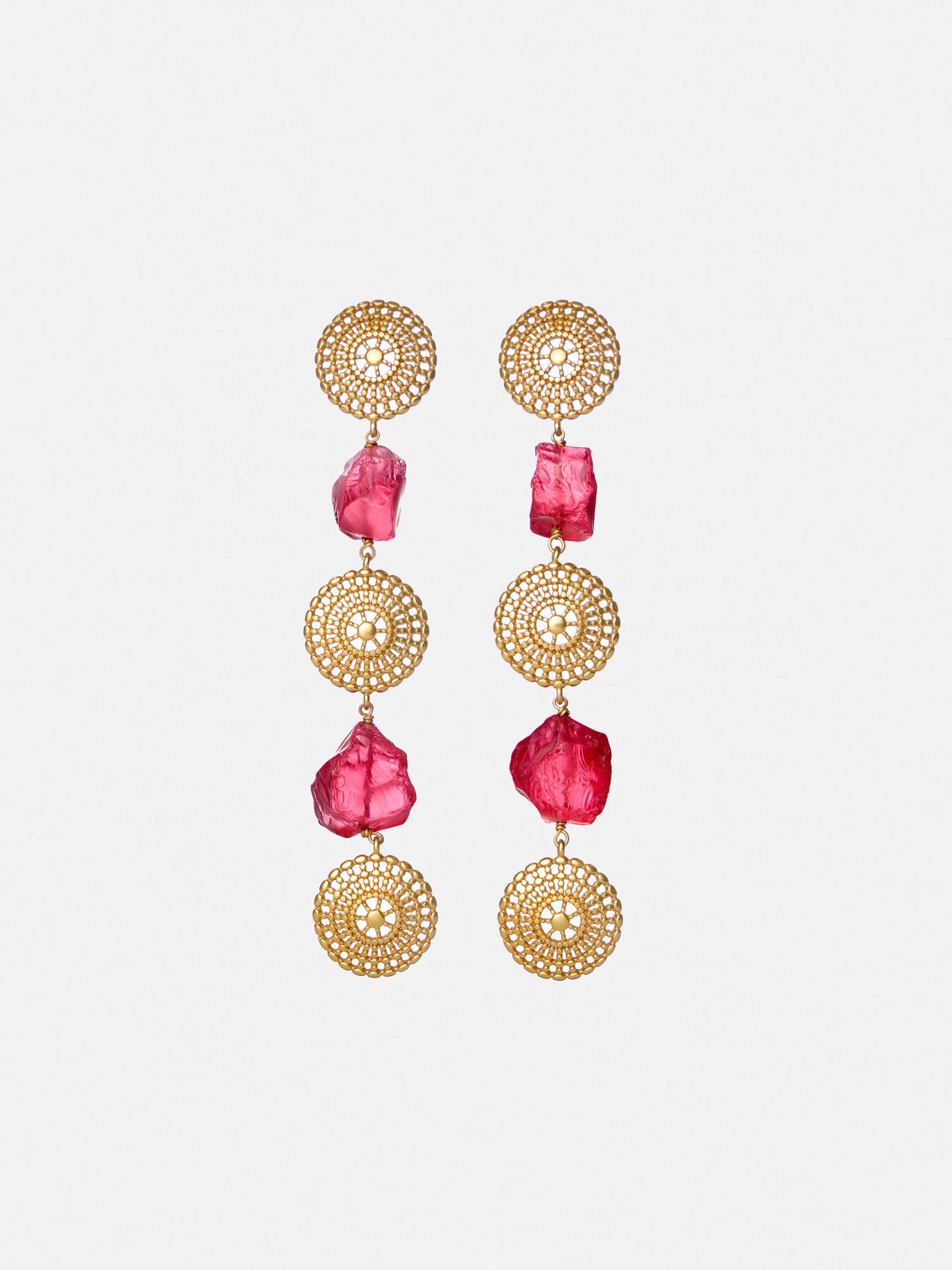 Long earring with pink stone details