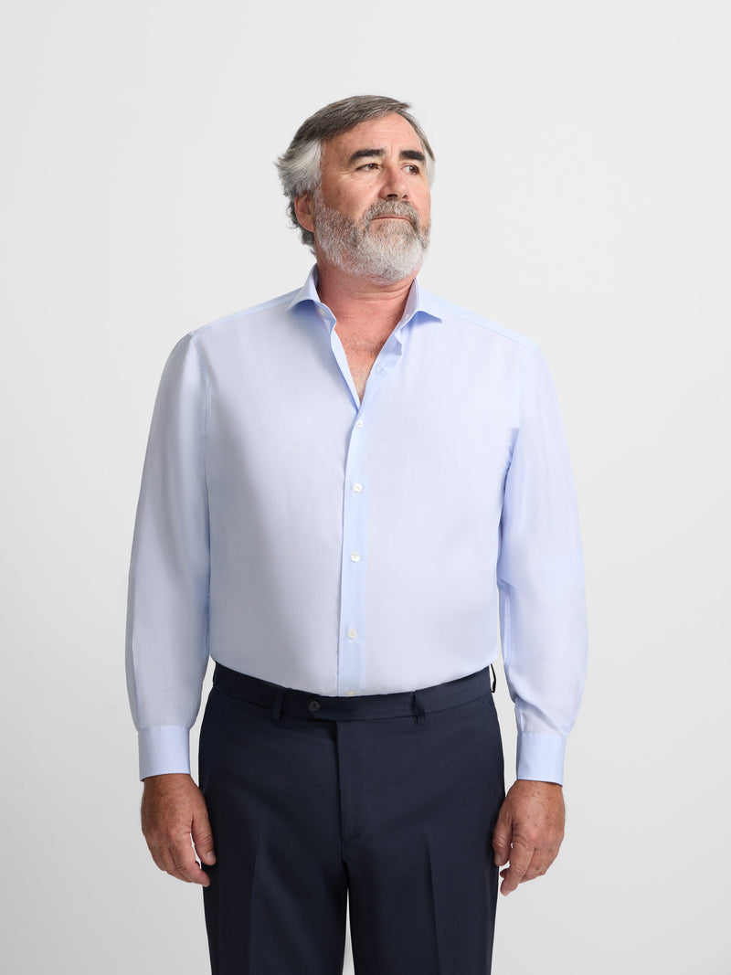 Chemise habillée à fines rayures bleu ciel, poignets simples