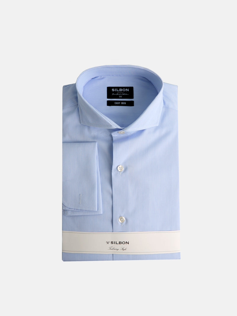 Chemise habillée à fines rayures bleu ciel, poignets doubles