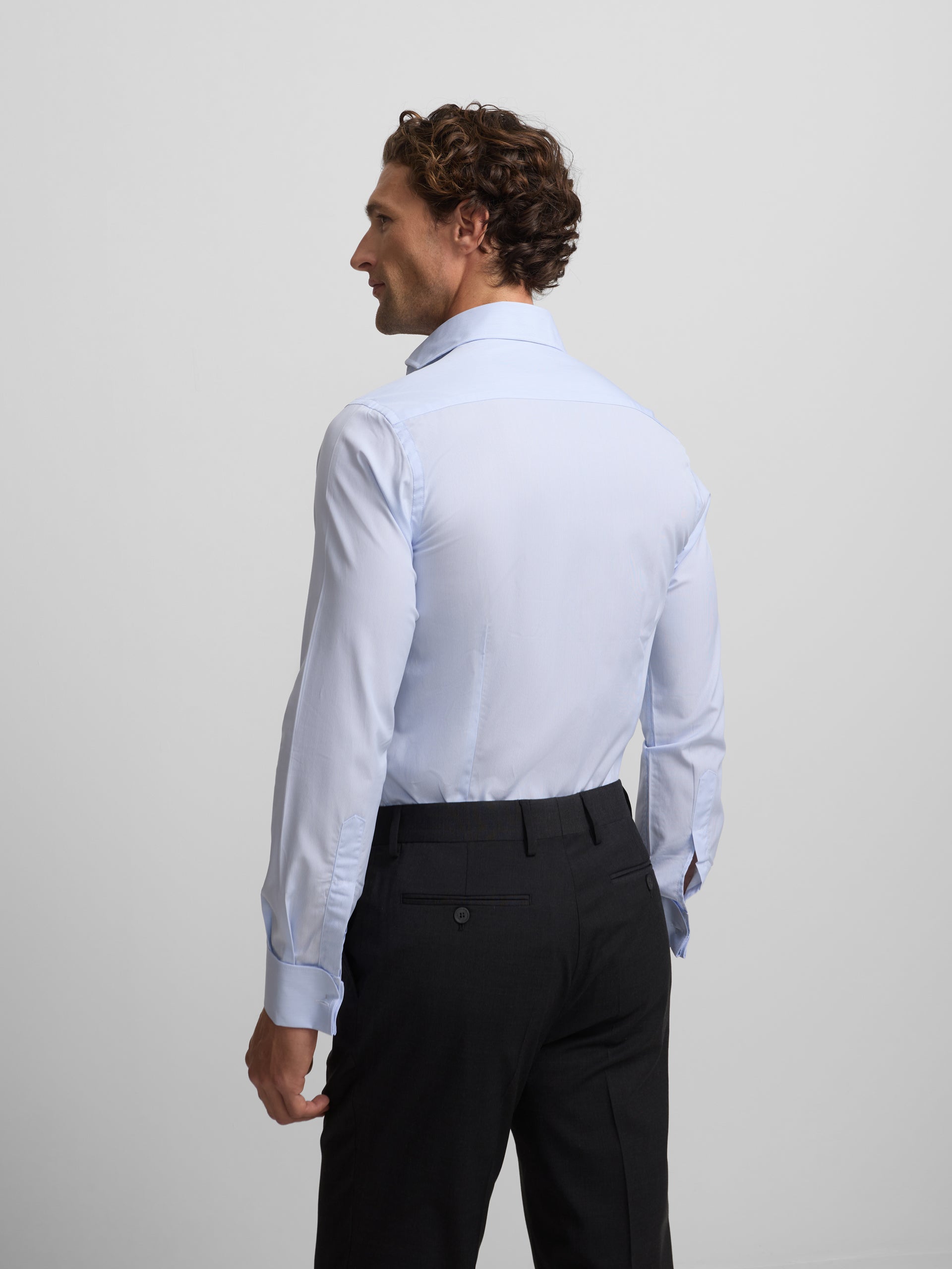 Camisa de vestir riscas finas azul claro punho duplo